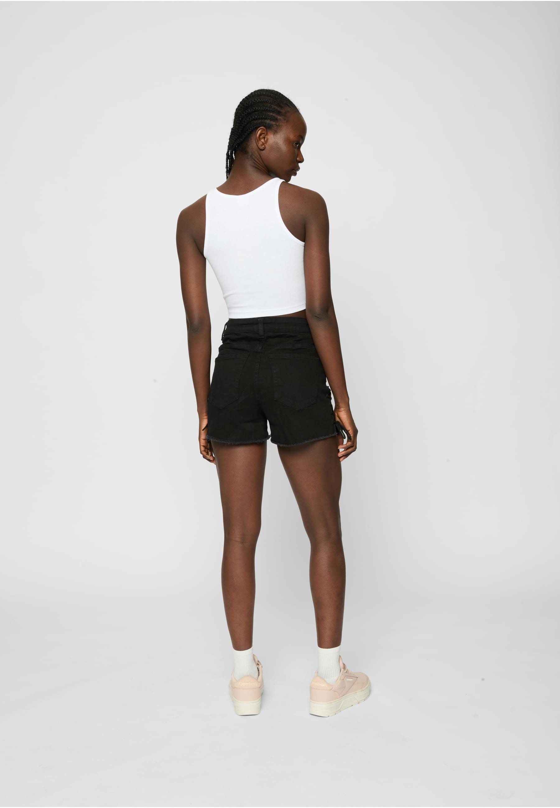 URBAN CLASSICS Stoffhose »Urban Classics Damen Ladies Highwaist Denim Lace Up Shorts«, (1 tlg.)
