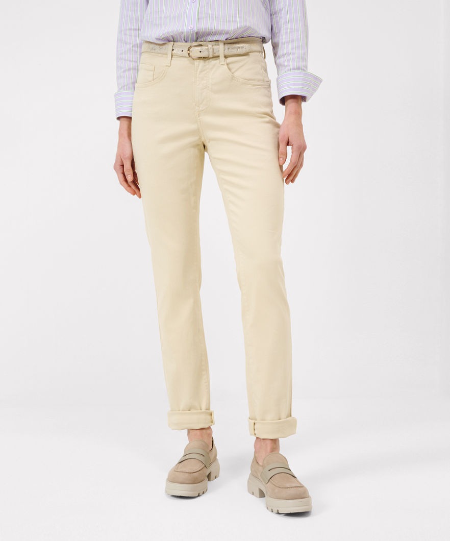 Mode féminine Jeans Style CAROLA Feminine Fit chez