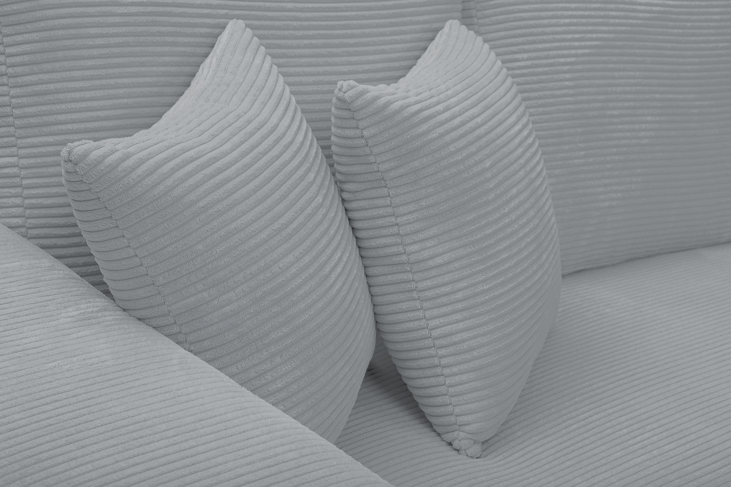 WERK2 Ecksofa »Eden modern und zeitlos, geschmackvolles Sofa, Breite 286cm, L-Form«, Design Ecksofa in Cord mit besonders weichem Sitzkomfort