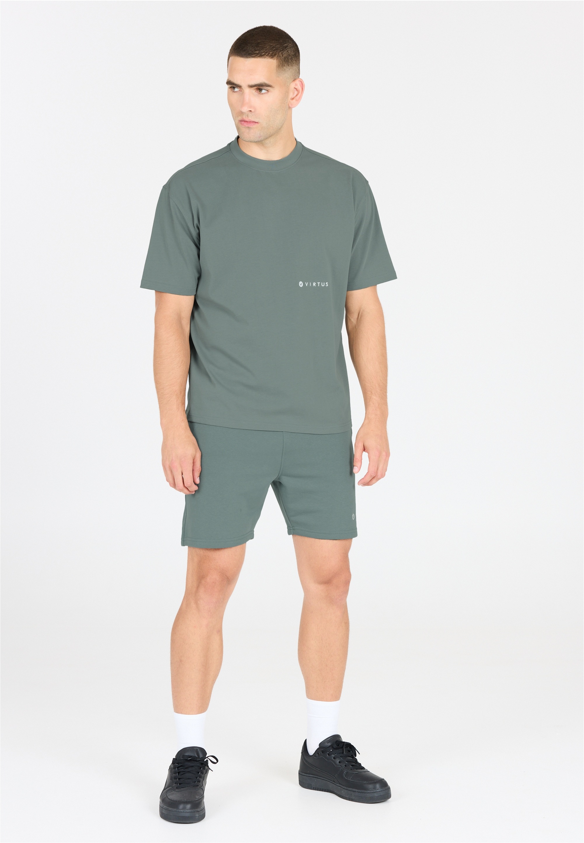 Virtus Shorts »Kayden«, aus weichem und langlebigem Sweat-Material