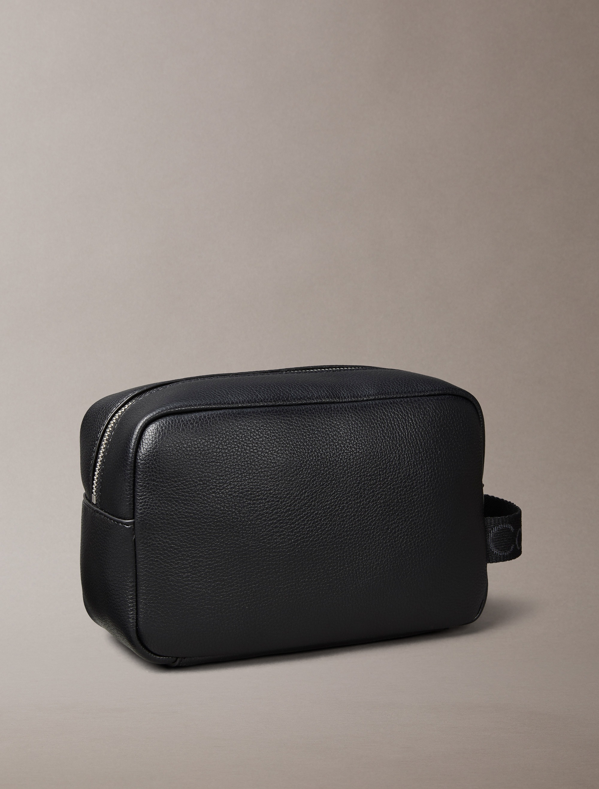 Calvin Klein Kulturbeutel »CARGO DOPP KIT« Unisex Minibag mit CK-Schriftzug auf der Trageschlaufe