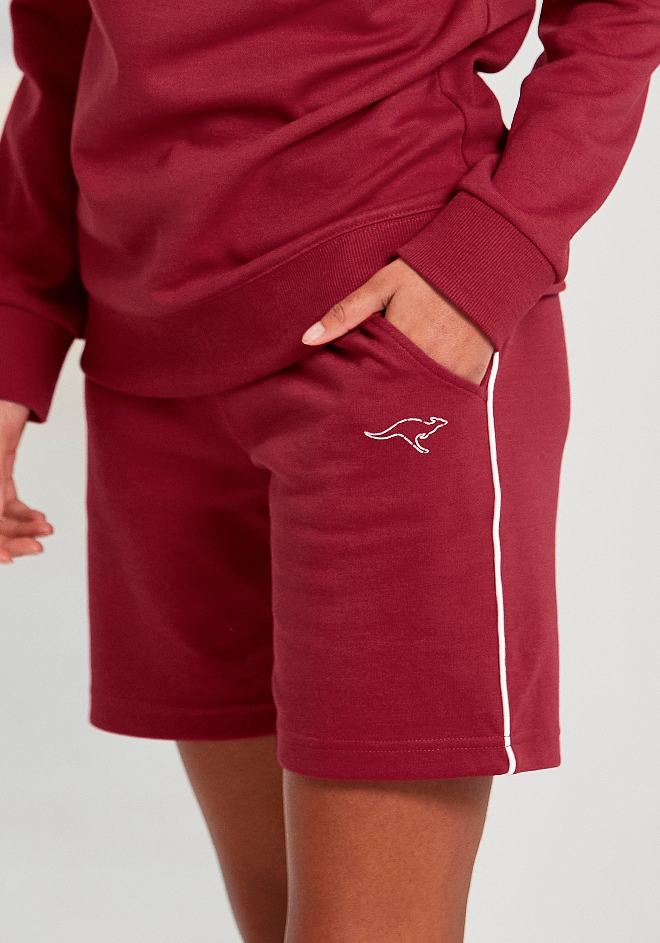 Bermudas KANGAROOS, Damen, Gr. 56/58, N-Gr, rot, Interlock, Obermaterial: 60% Baumwolle, 40% Polyester, unifarben, Basic, bequem ca. Mitte Oberschenkel, Hosen Bermudas Kurze Hose, mit schmalem Piping an der Seite, Loungewear