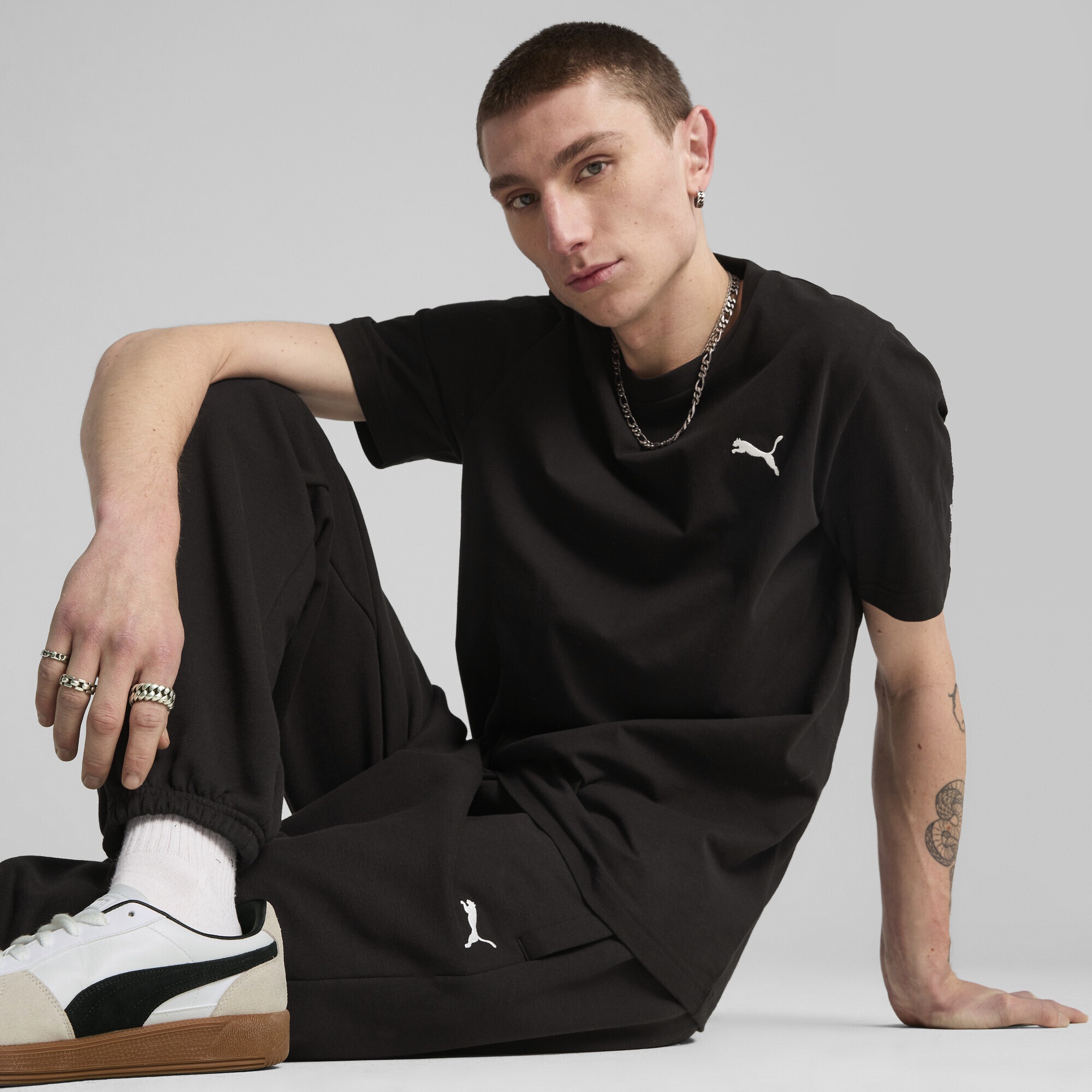 PUMA Sporthose »Wardrobe Essentials Relaxed Jogginghose Herren«