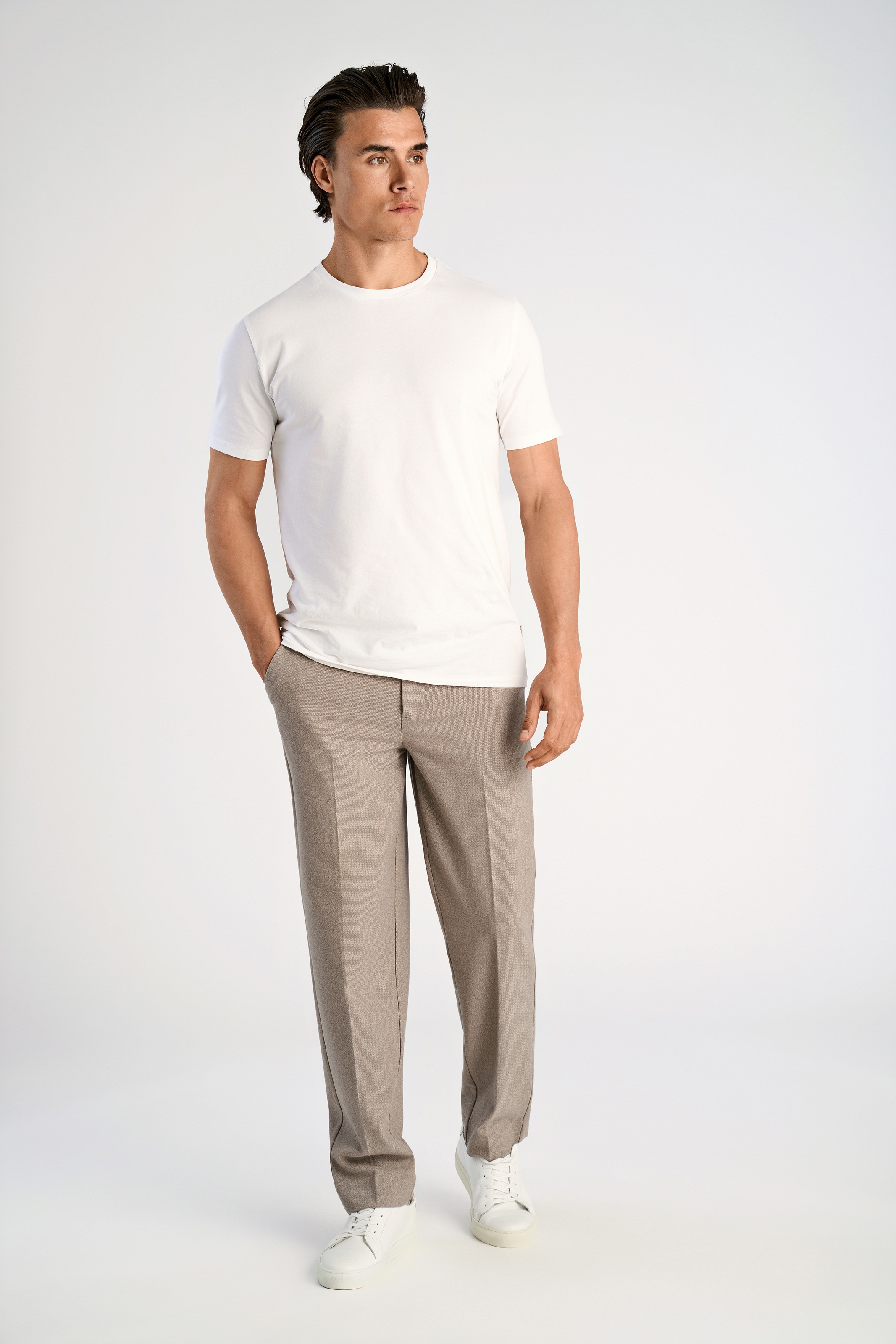 LINDBERGH Chinohose, mit Bundfalte und Stretch