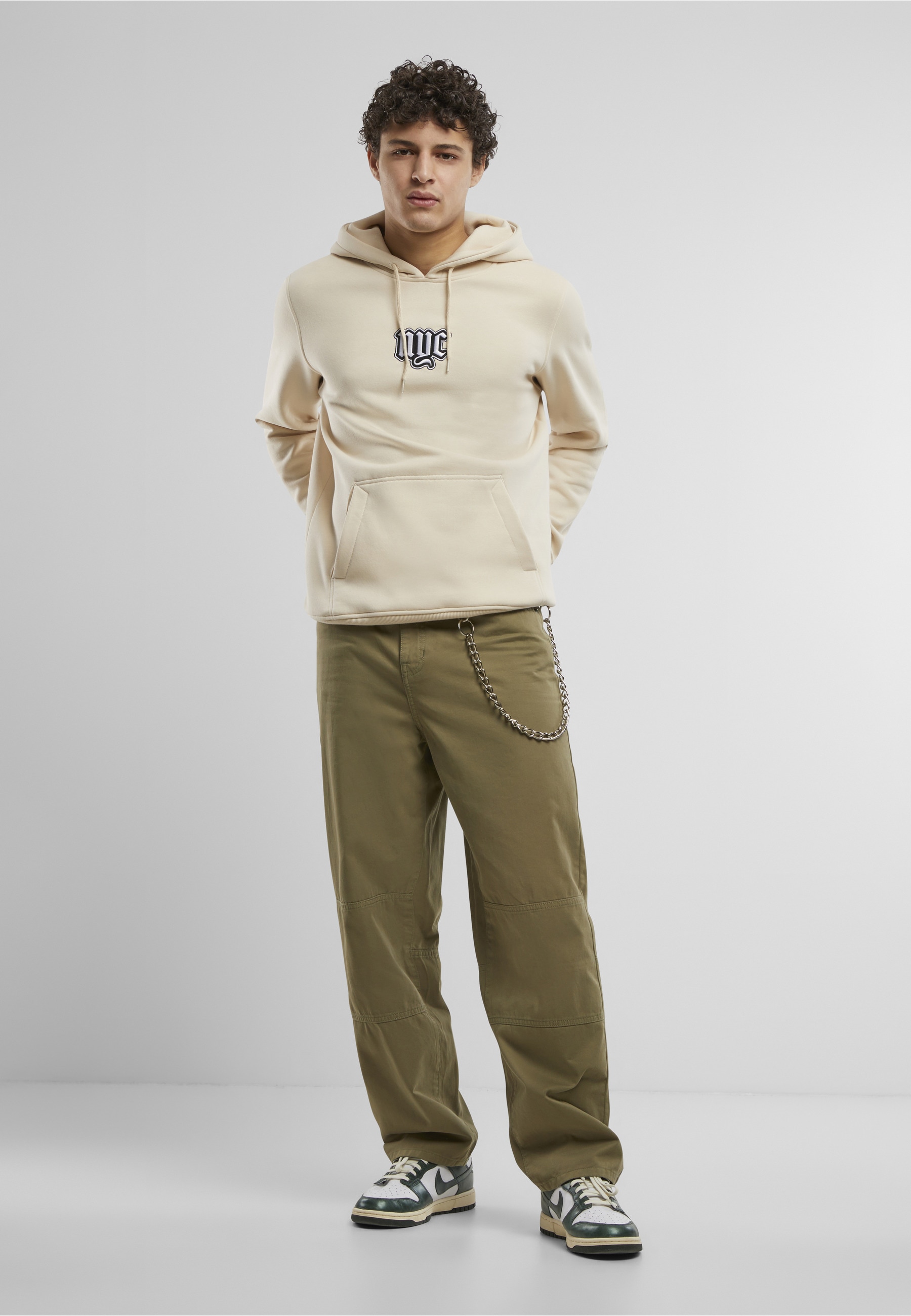 MisterTee Kapuzensweatshirt »MisterTee NYC Old English Wording Patch Hoody«, 1 Stk.
