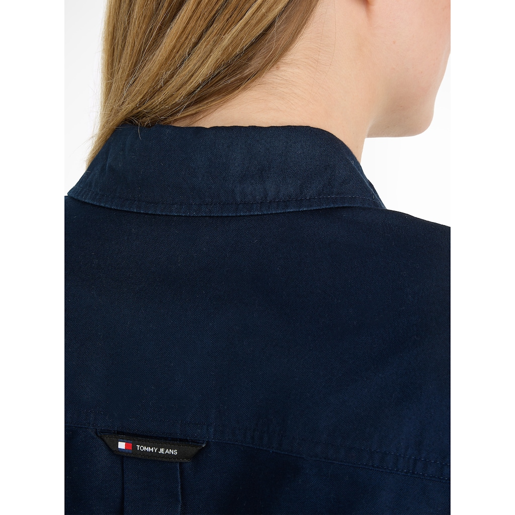 Tommy Jeans Blusentop »TJW BADGE BOYFRIEND SHIRT«, mit Logostickerei