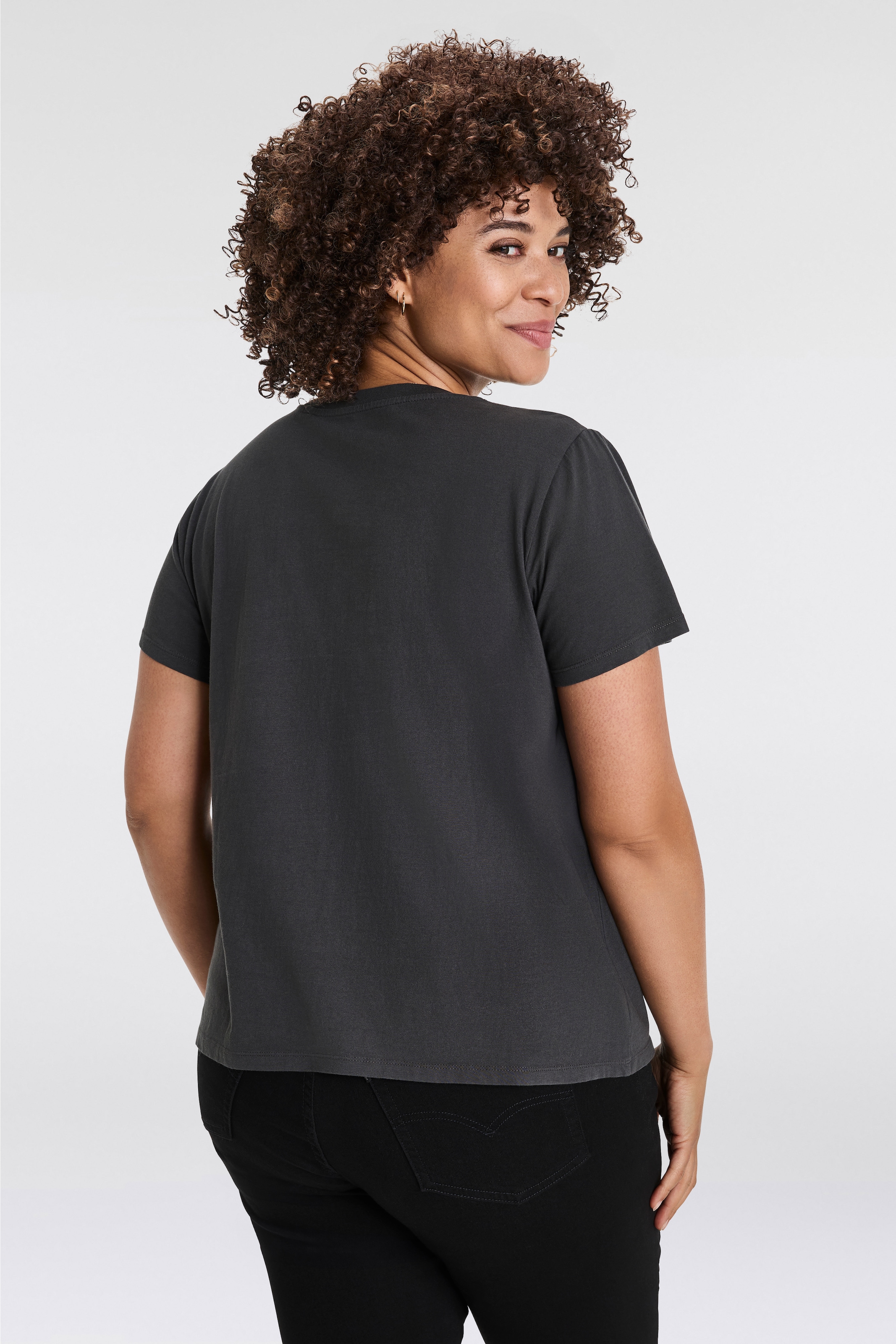 Levi's® Plus T-Shirt »PL PERFECT TEE«, mit Logodruck