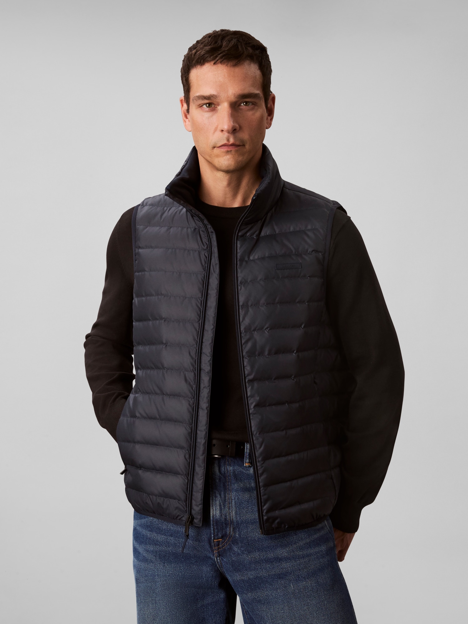 Calvin Klein Steppweste "SLVLSS LT WT NYLON PUFFER VEST" Mit Rundhalsaussch günstig online kaufen