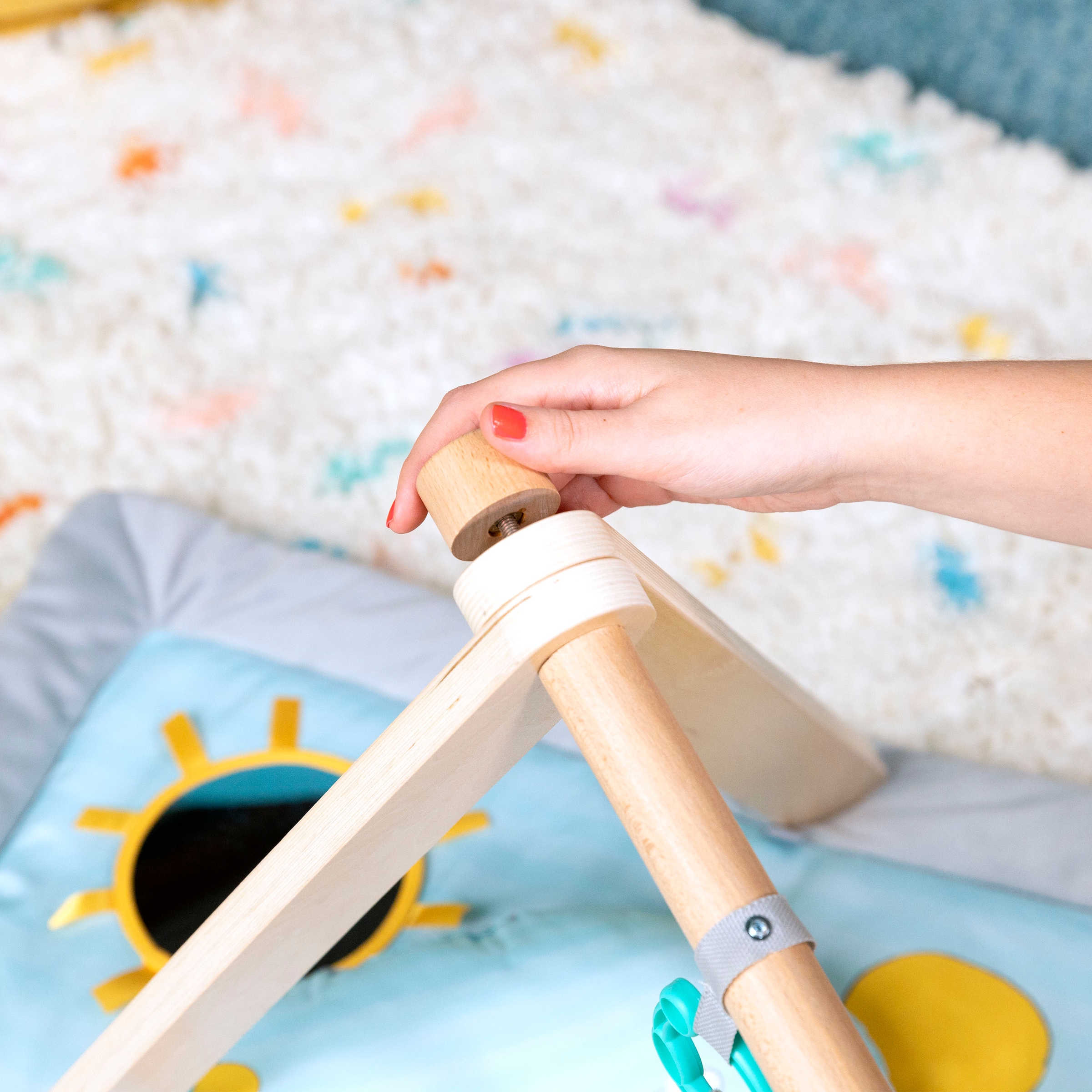 Bright Starts Spielbogen »WINNIE THE POOH Once Upon a Tummy Time ™ Activity Gym«, mit Plüschmatte und Stützkissen