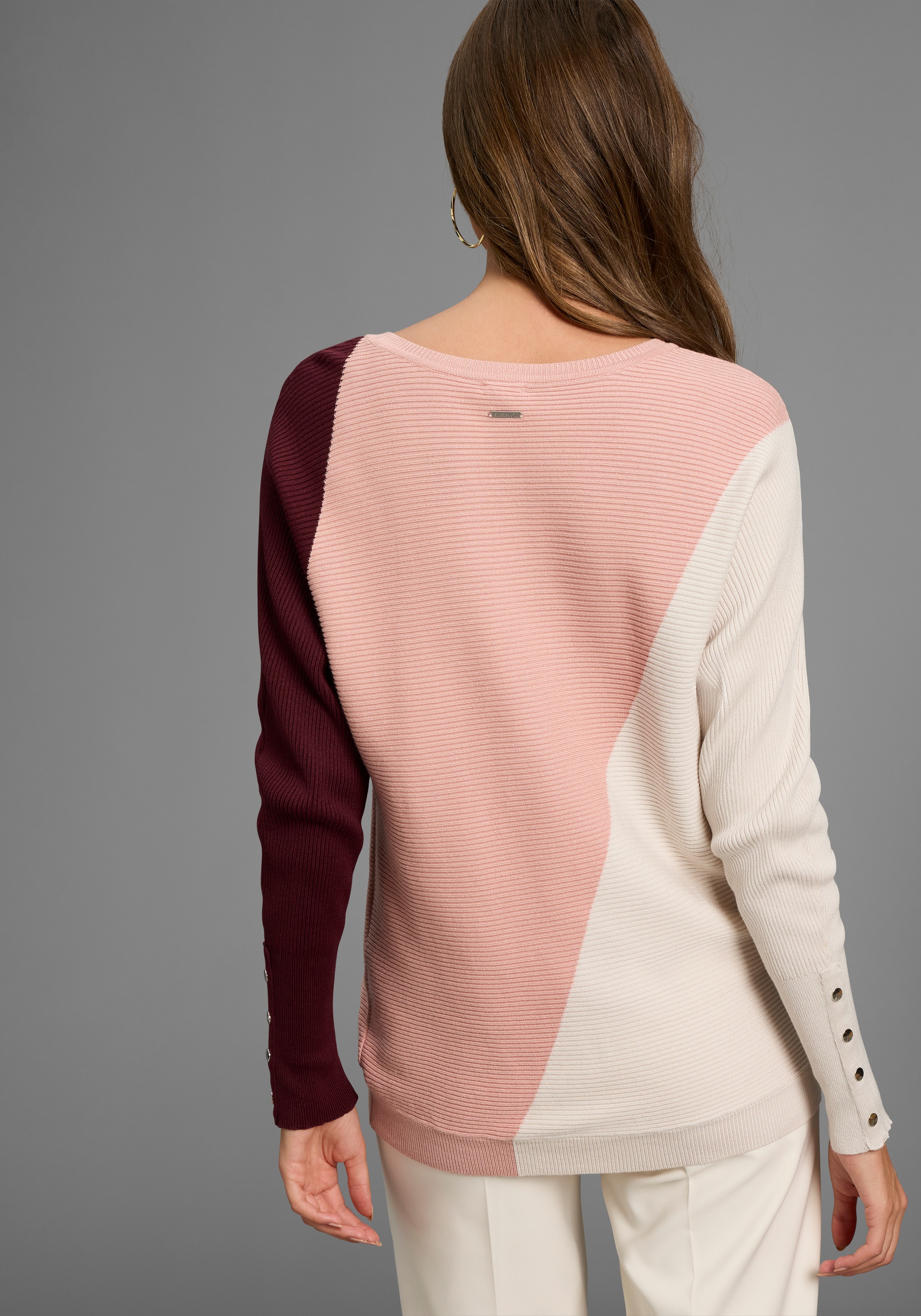 Thumbnail - Laura Scott Fledermauspullover, Übergangspullover mit breiten Streifen und Knopfdetails