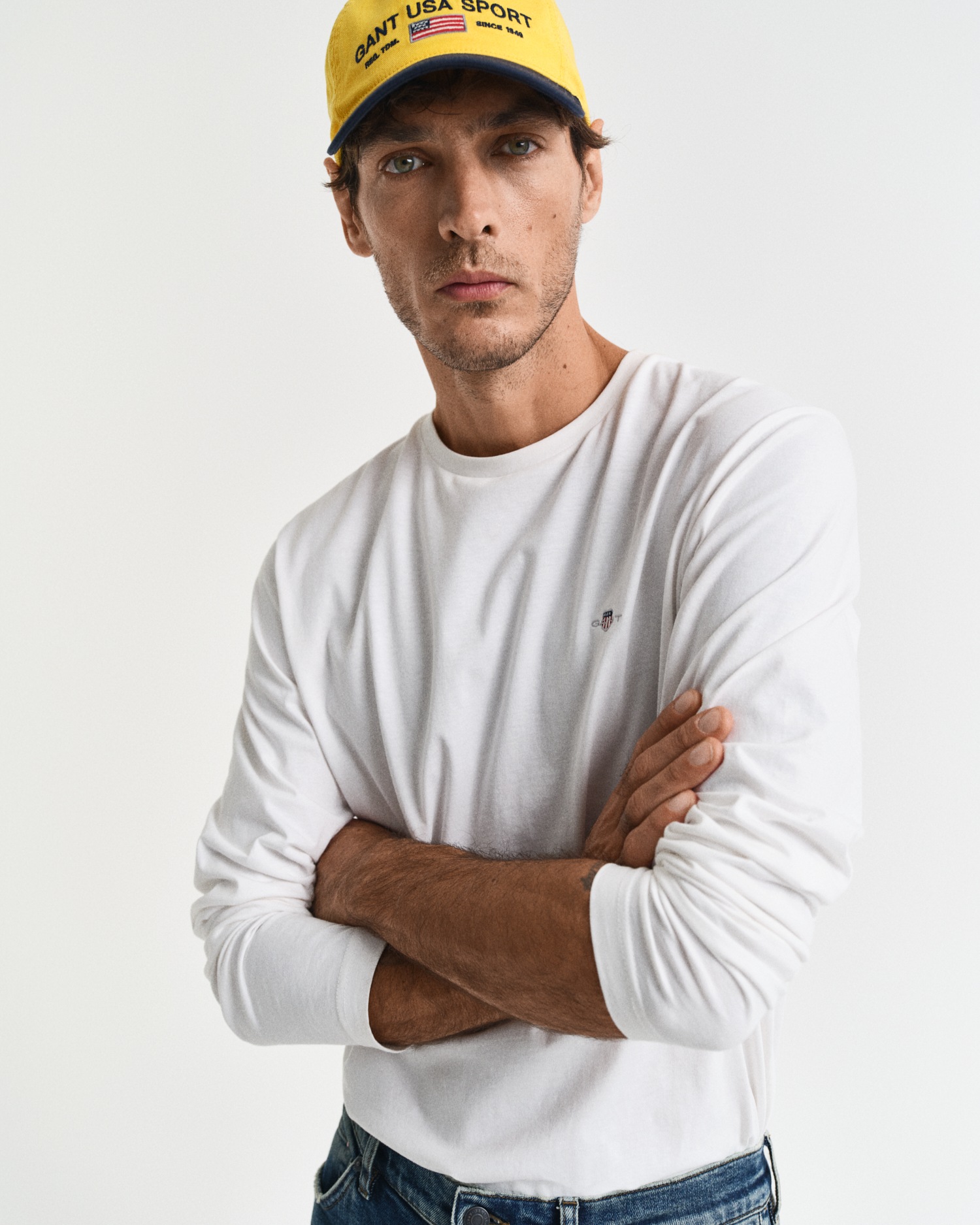 Gant Langarmshirt »REG SHIELD LS T-SHIRT« mit Logostickerei auf der Brust