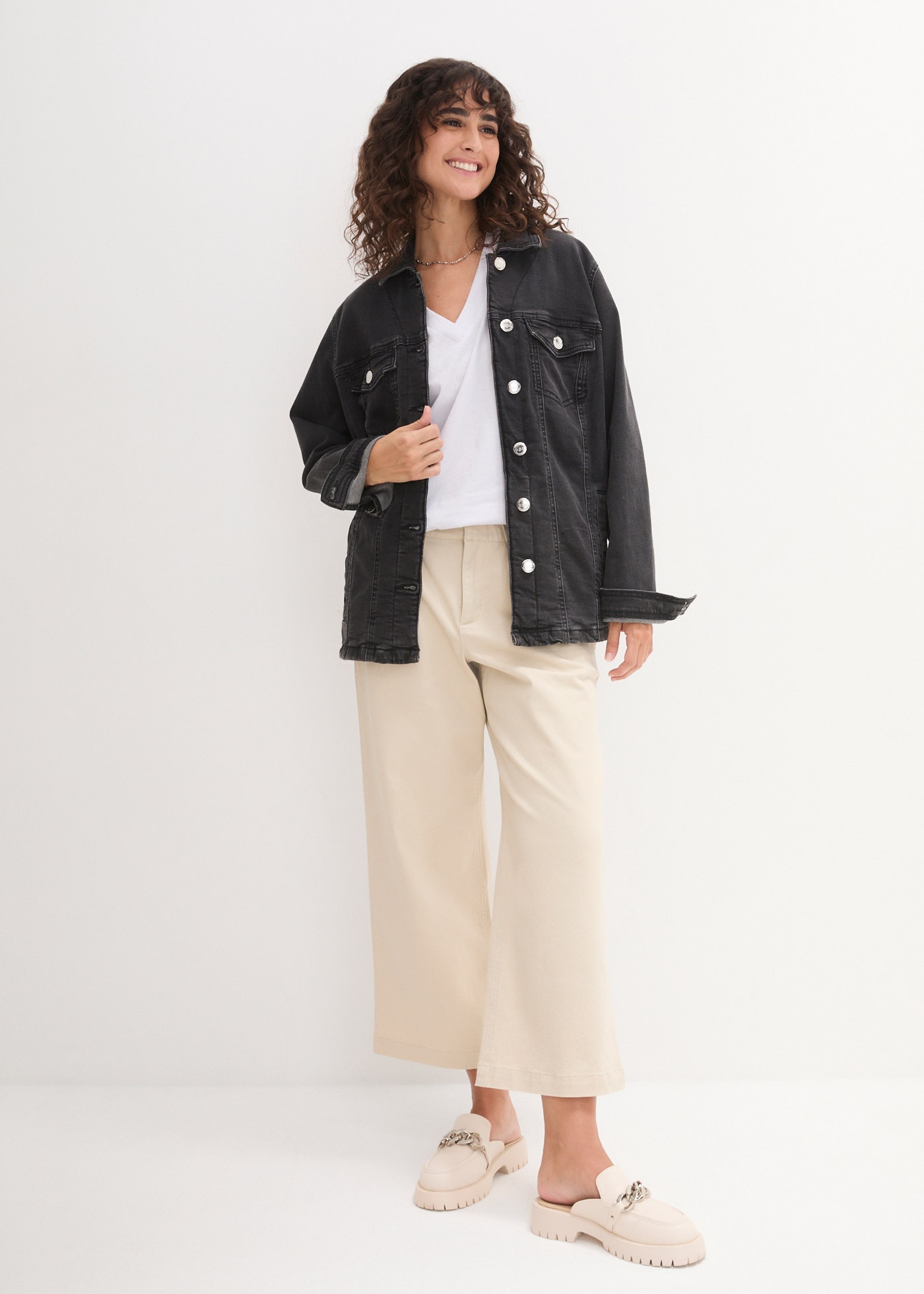 bonprix Longshirt »Weites Long-Shirt mit V-Ausschnitt, Kurzarm (5er Pack)«, 5 Stk. Weites Long-Shirt mit V-Ausschnitt, Kurzarm (5er Pack)
