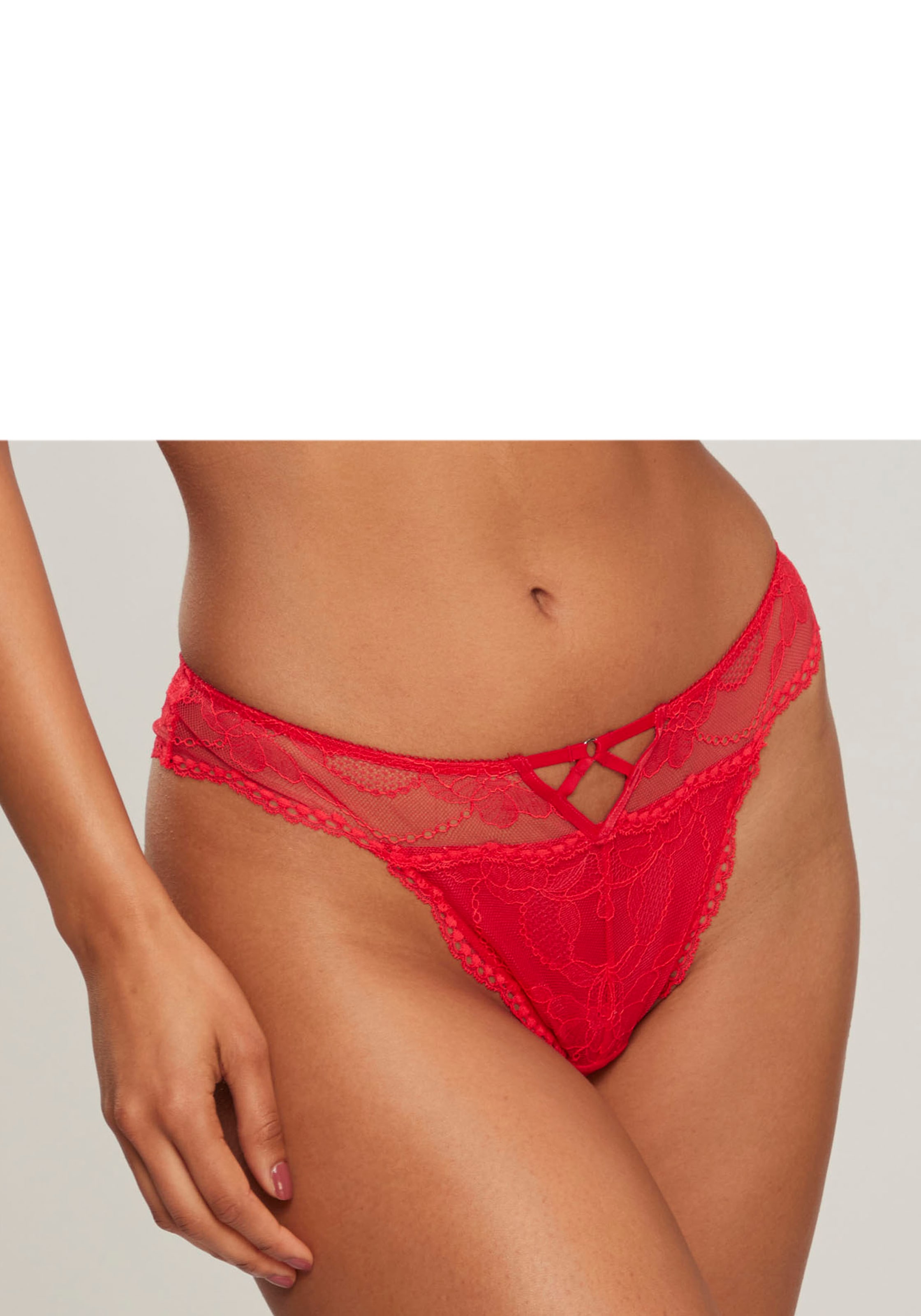 String, mit extravagantem Zierdetail aus blumiger Spitze und feinem Mesh