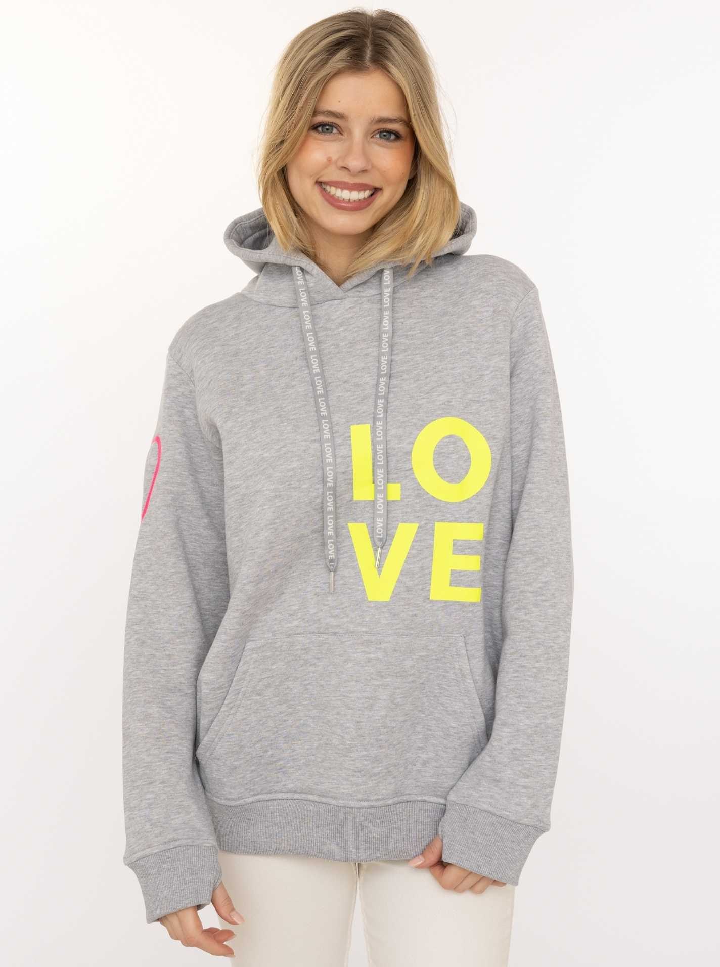 Zwillingsherz Kapuzensweatshirt, mit gesticktem Neon Herz am Ärmel und "Love" Schriftzug auf Kordel