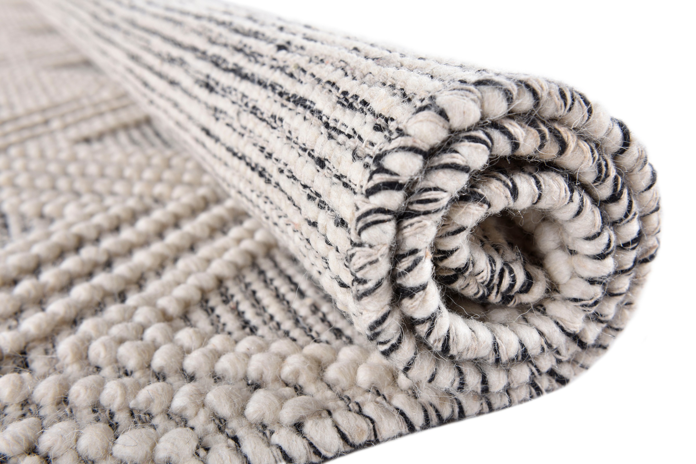 THEKO Visby - 702 Hand-Woven Wool Rug 190x290cm White Diamond Pattern with Fringes 3