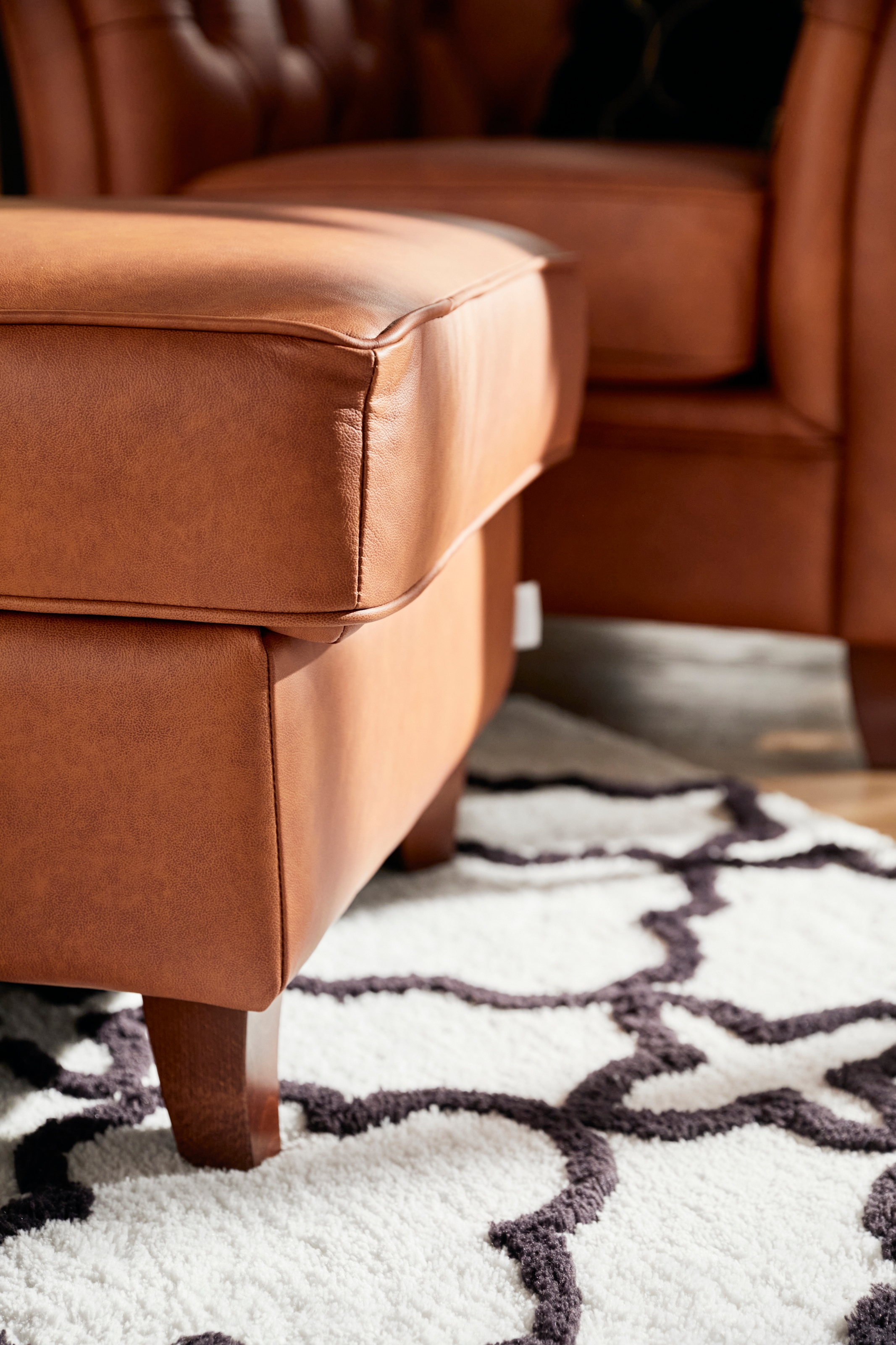 Home affaire Polsterhocker »Reims«, echte Chesterfield-Knopfheftung, Samtoptik mich changierender Optik