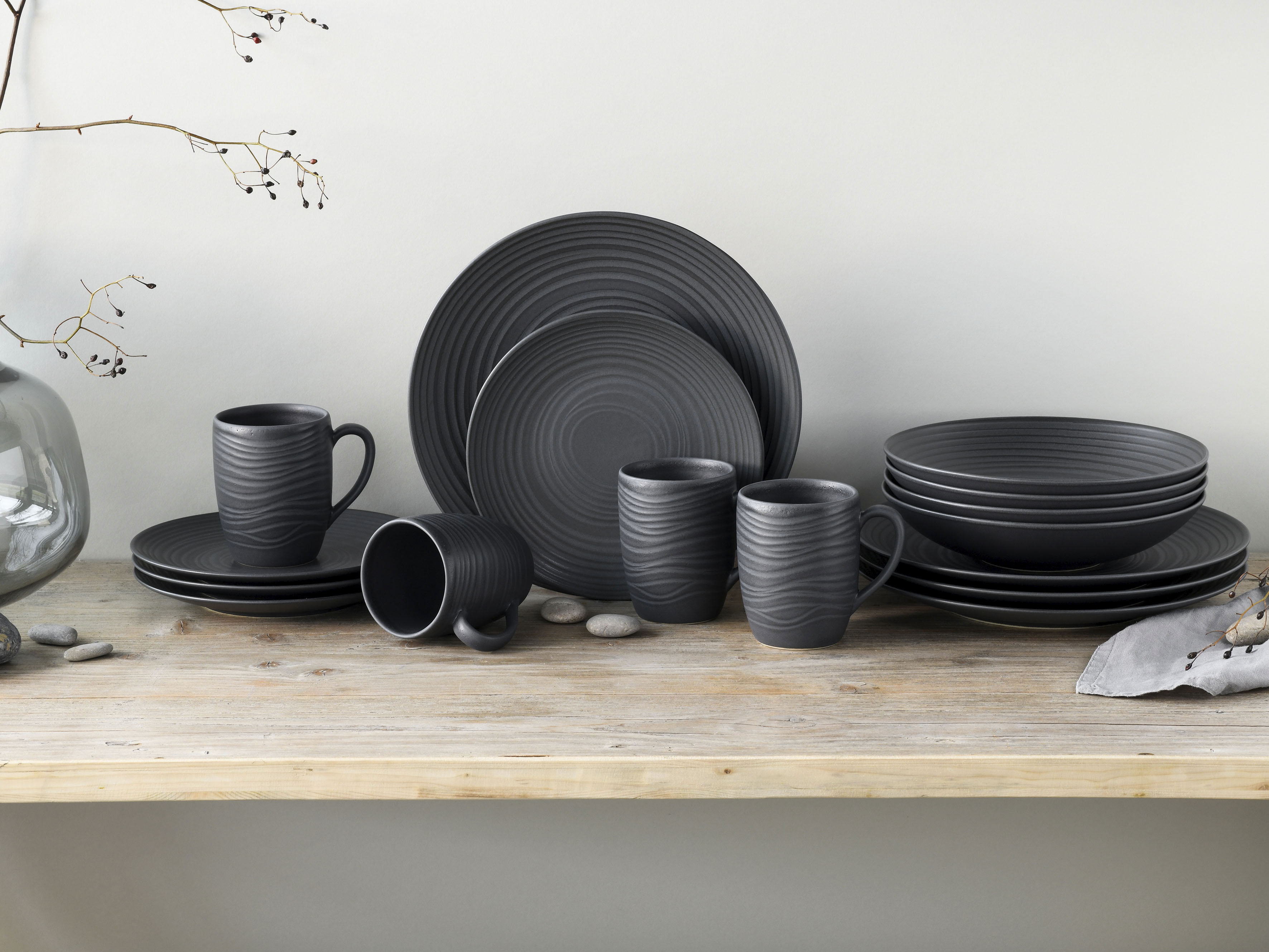 Thumbnail - CreaTable Kombiservice "Geschirr-Set Lava Stone" Service, schwarz, erhabenenes Relief, 16 Teile, für 4 Personen