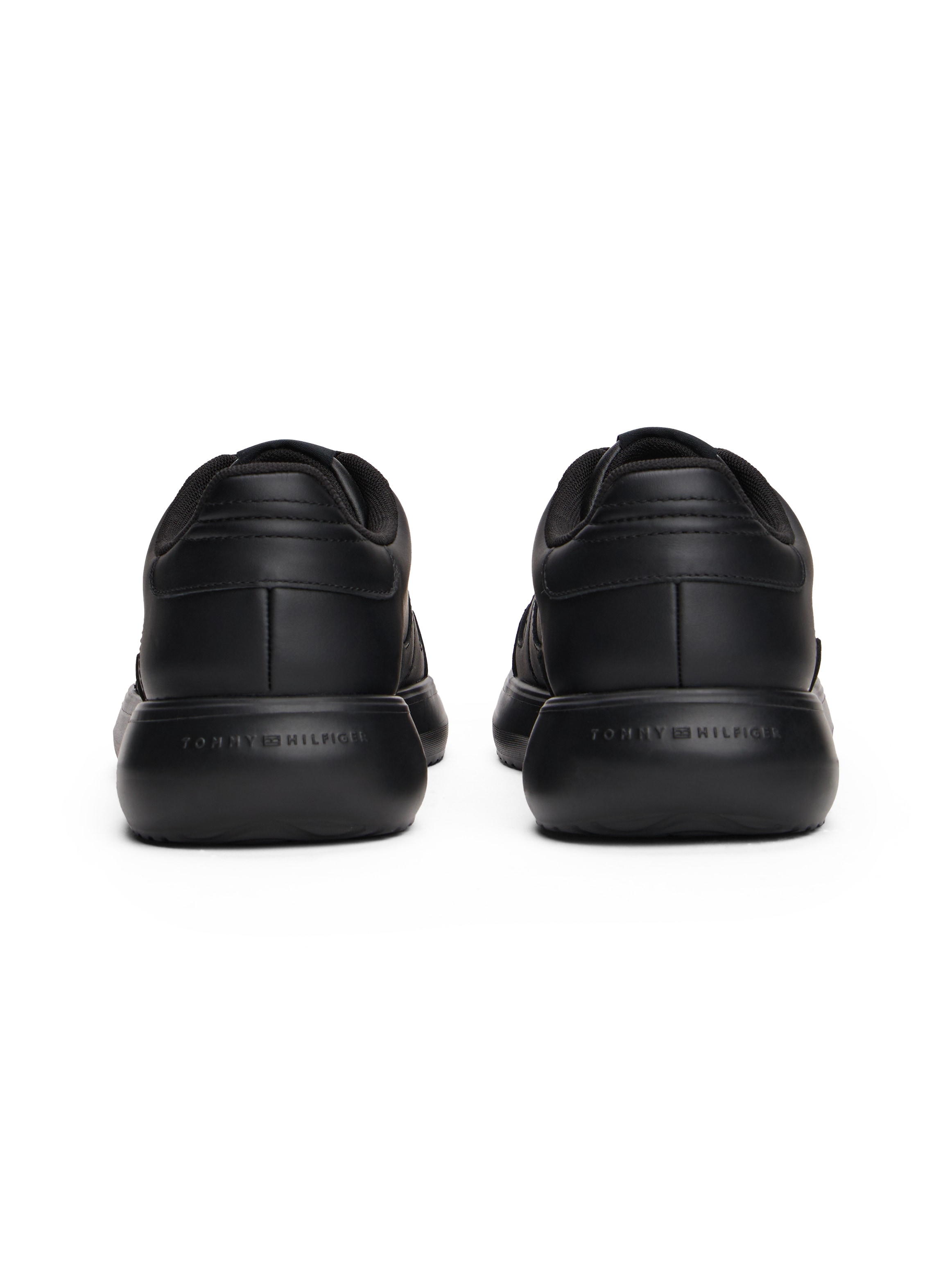 Tommy Hilfiger Sneaker »MODERN LIGHTCUP LTH«, Freizeitschuh, Halbschuh, Schnürer, Logoaufnäher an der Schuhzunge