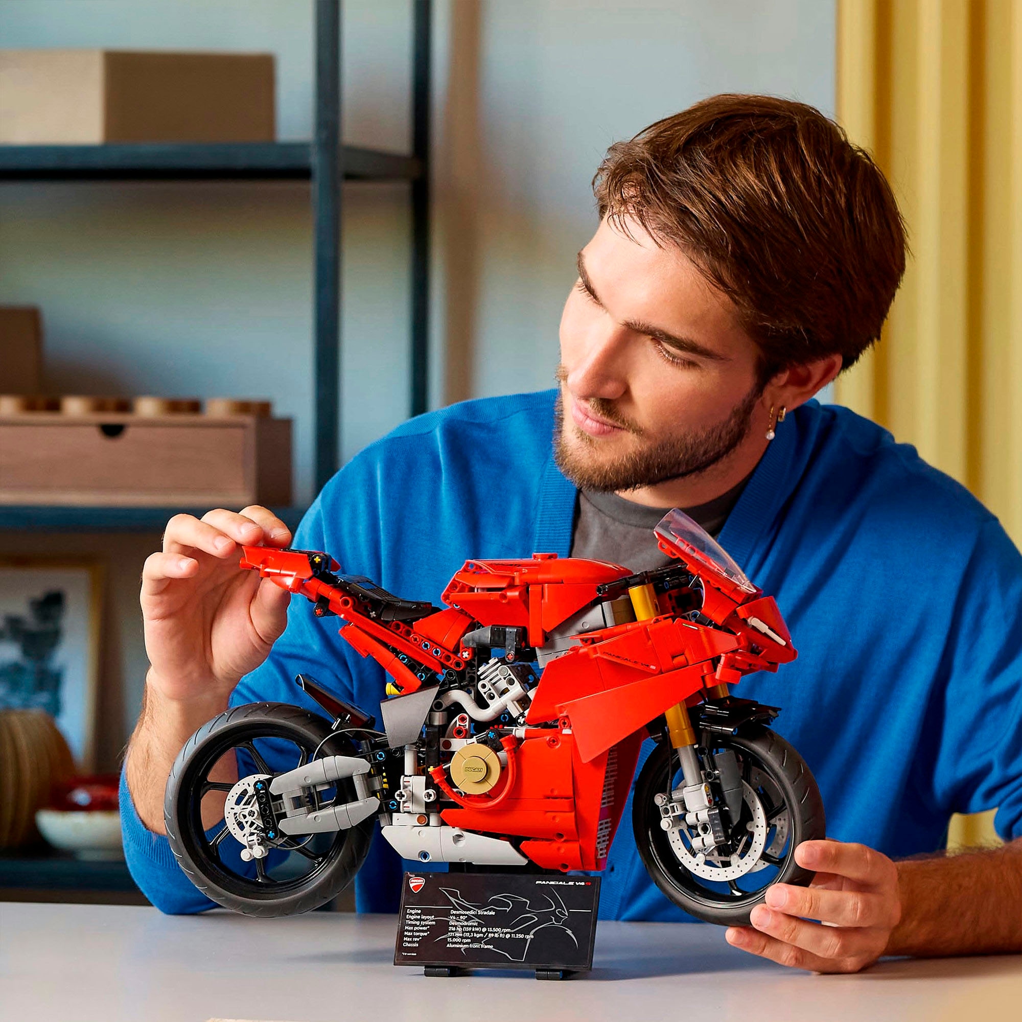 LEGO® Konstruktionsspielsteine »Ducati Panigale V4 S Motorrad (42202), LEGO Technic«, (1603 St.), Made in Europe