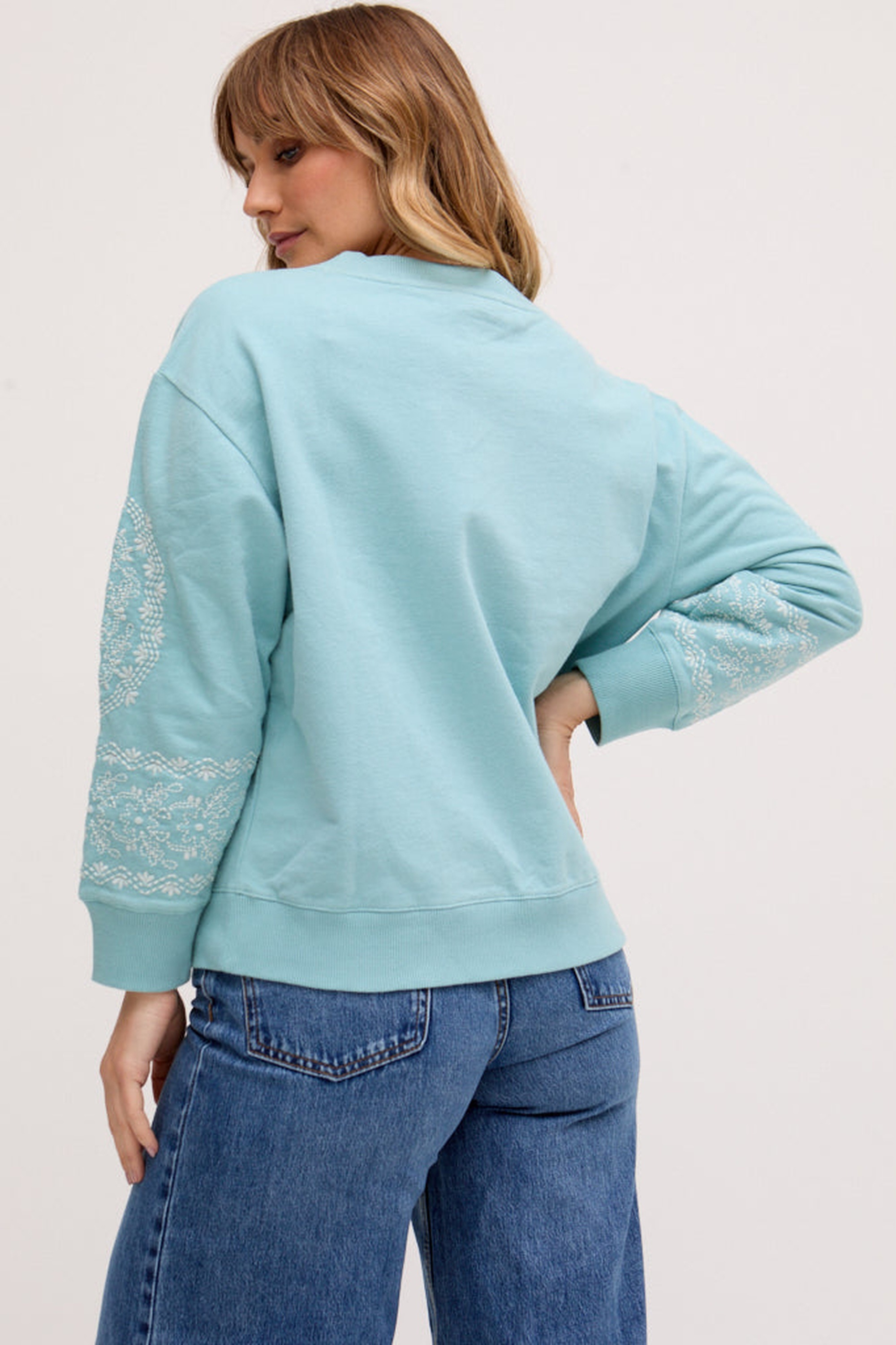 RAFFYA Sweatshirt »Mika Full Sleeves Embroidered Sweatshirt Damen«
