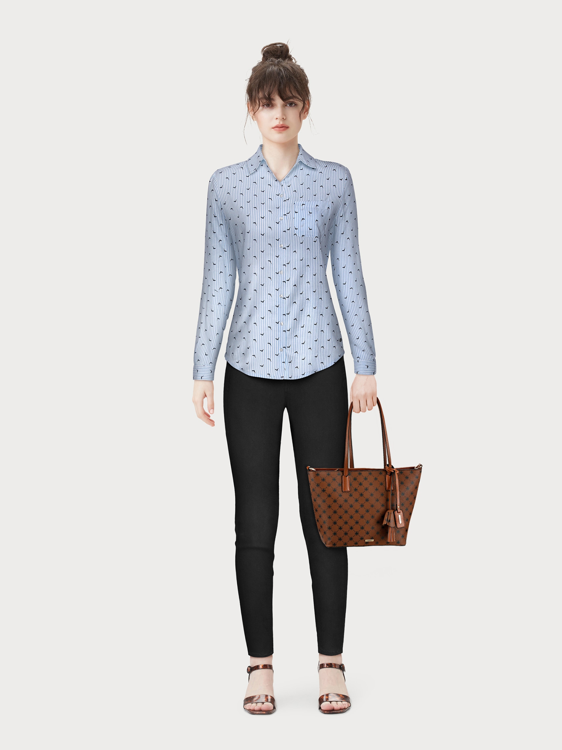 Tommy Jeans Skinny-fit-Jeans »Nora Mid Rise Skinny Fit«, mit Tommy Jeans Logo-Badge & Stickereien