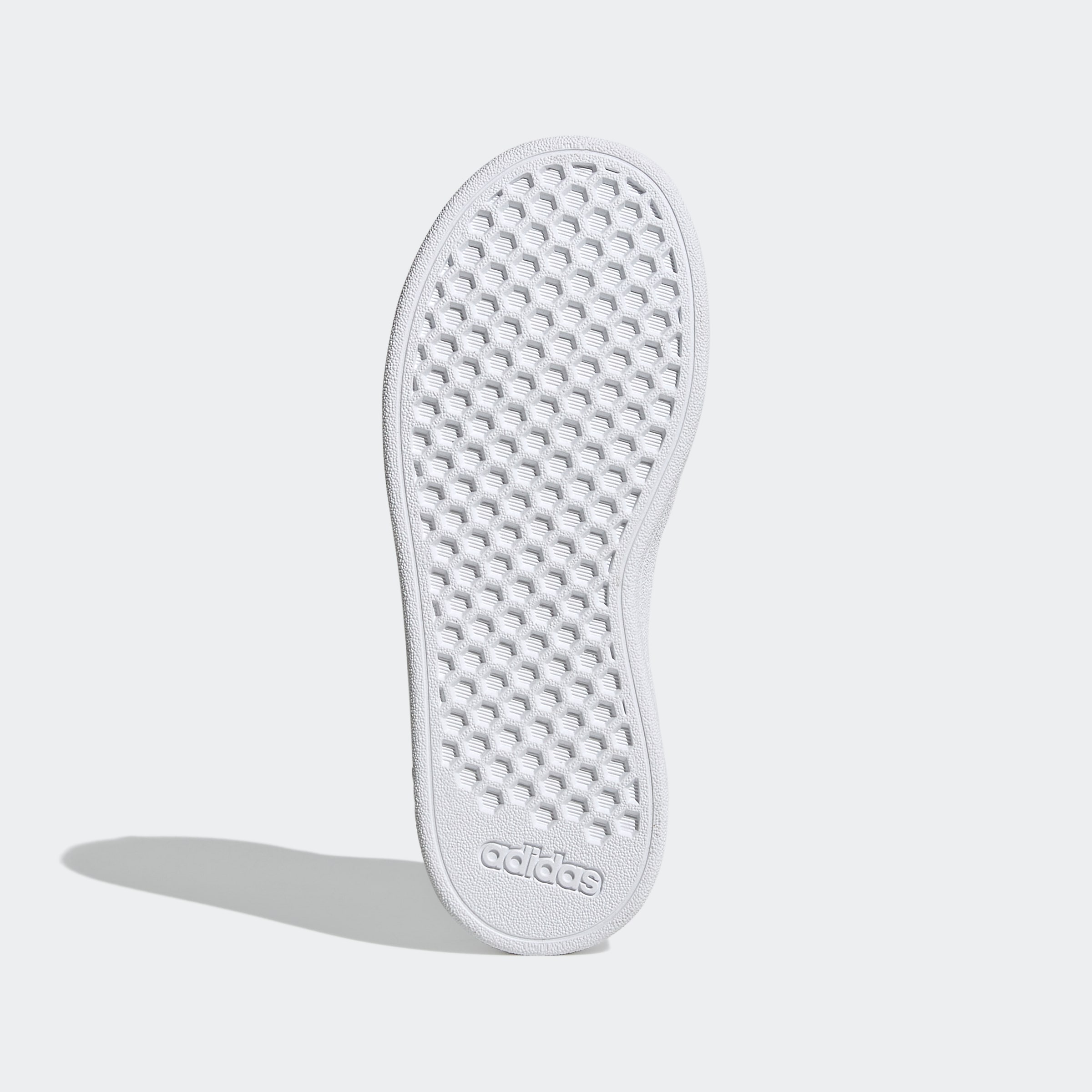 adidas Sportswear Klettschuh »GRAND COURT COURT ELASTIC LACE AND TOP STRAP«, Design auf den Spuren des adidas Superstar
