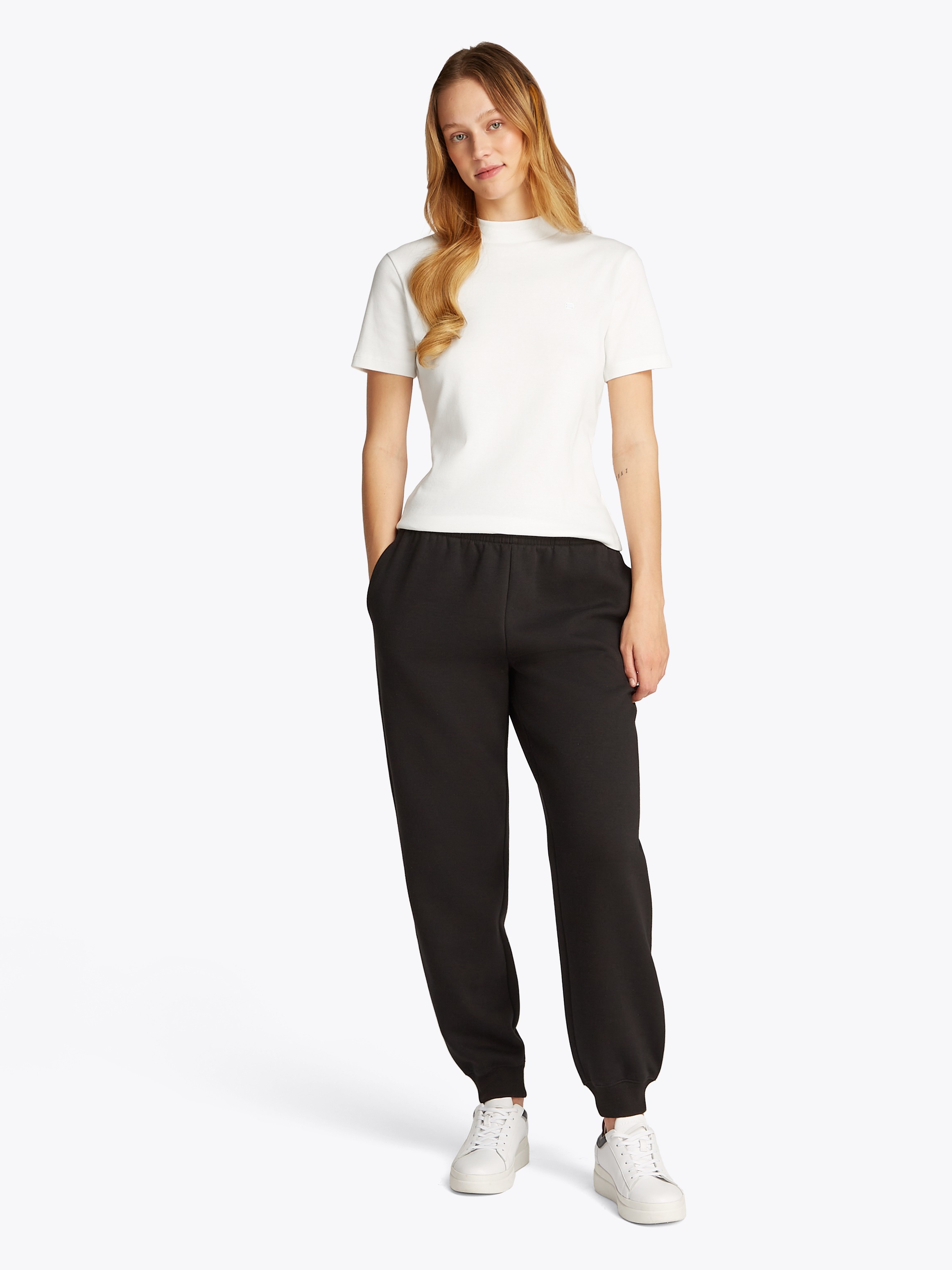 Tommy Hilfiger Stehkragenshirt »NEW CODY SLIM CROP MOCK-NK«, mit Logostickerei