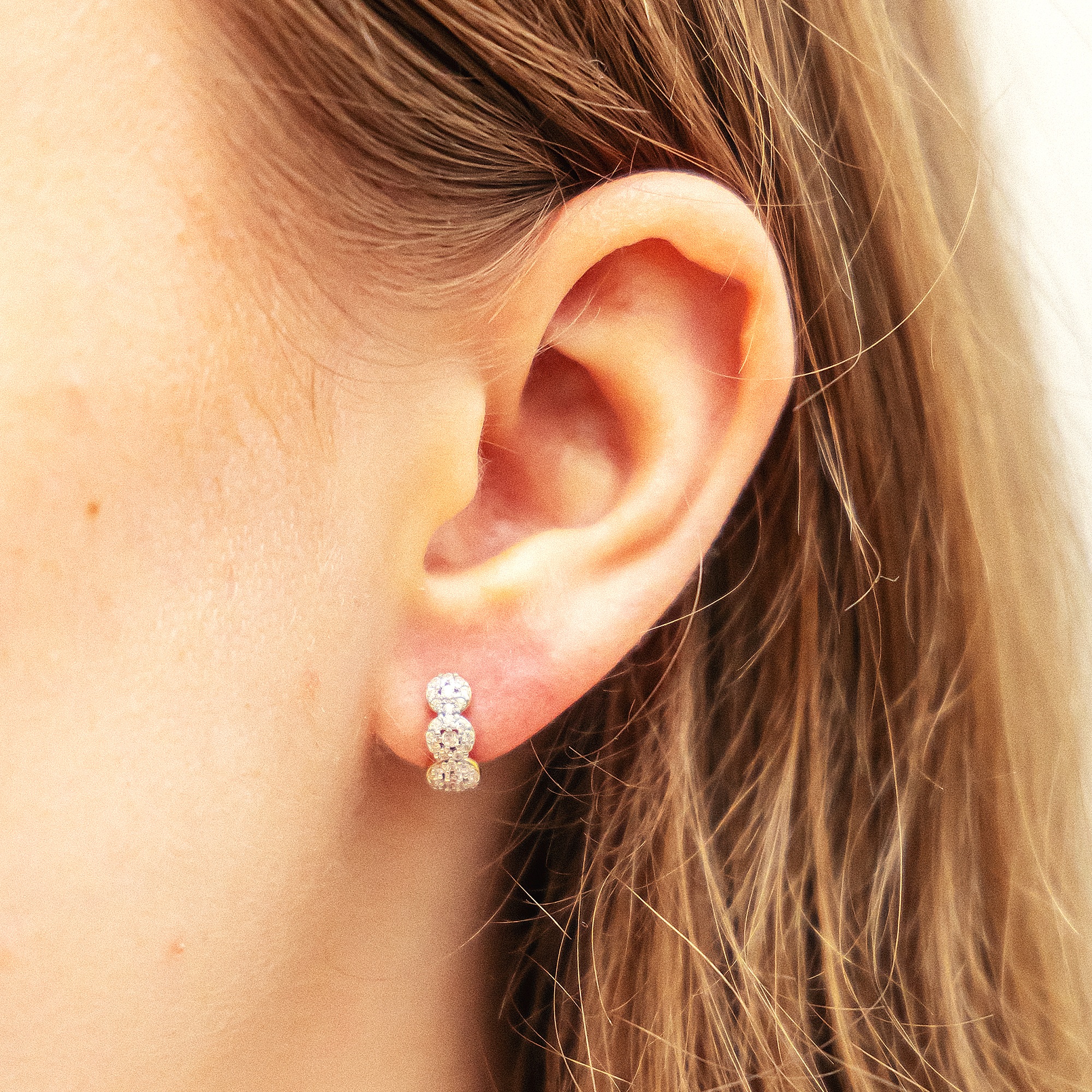 Fascination by Ellen K. Boucles d'Oreilles Or Jaune Zircone Blanche 2