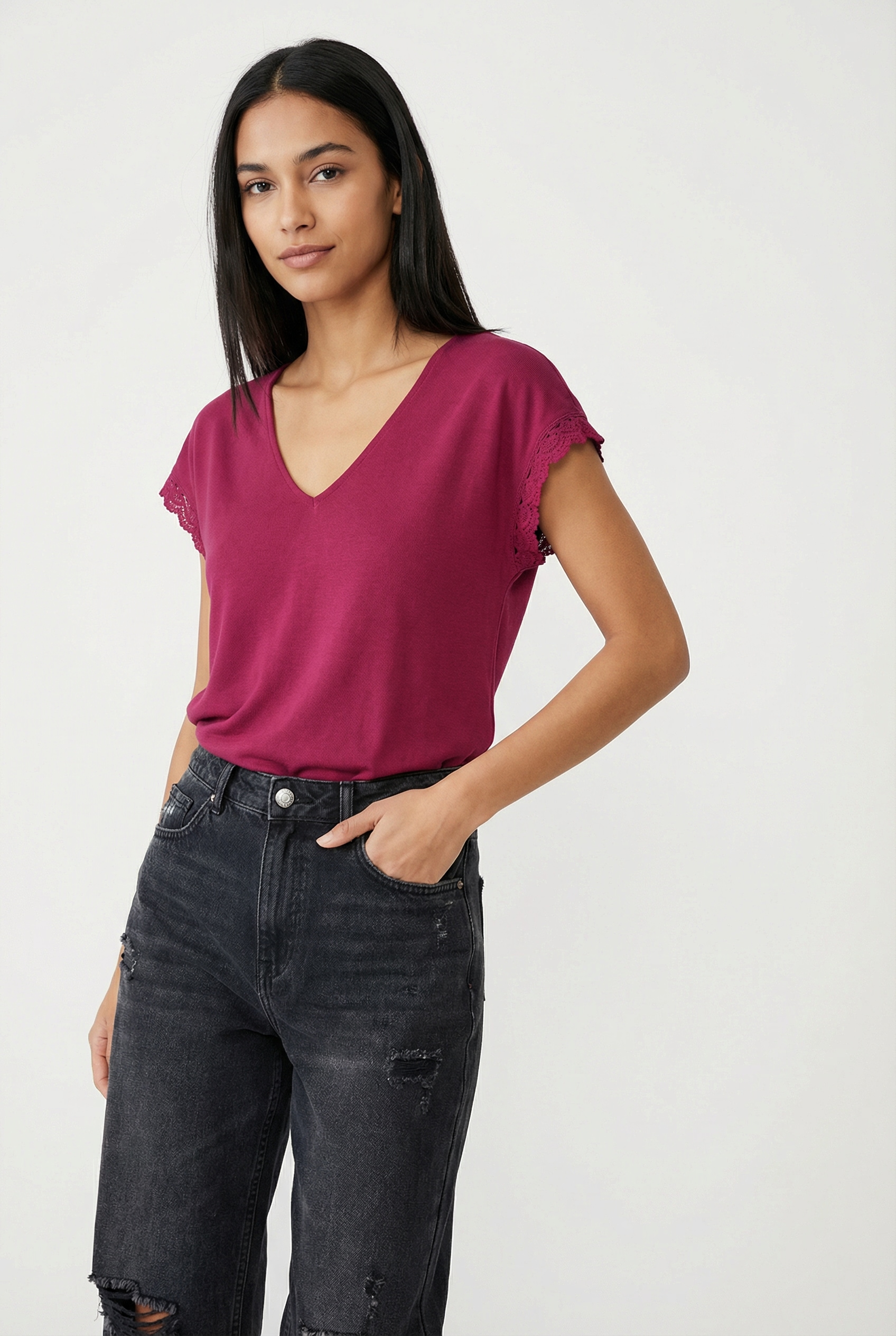 Vero Moda Blusenshirt "VMIBILSA S/S V-NECK TOP JRS BTQ" mit Spitzendetails günstig online kaufen