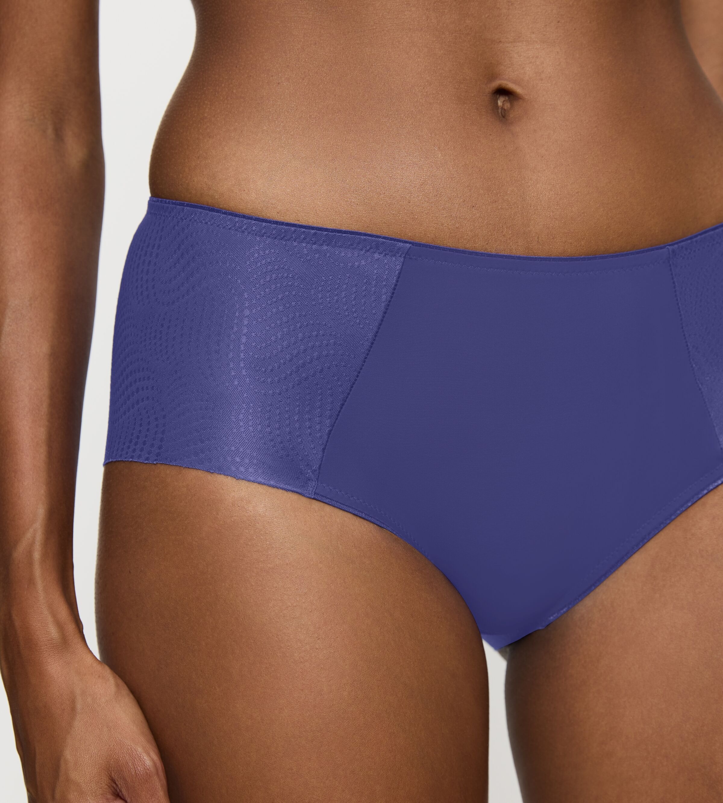 Thumbnail - Triumph Hipster "Essential Minimizer T" 1hochwertigem Steh, schimmerndes Jacquardmuster, elastisch, weich, blickdicht