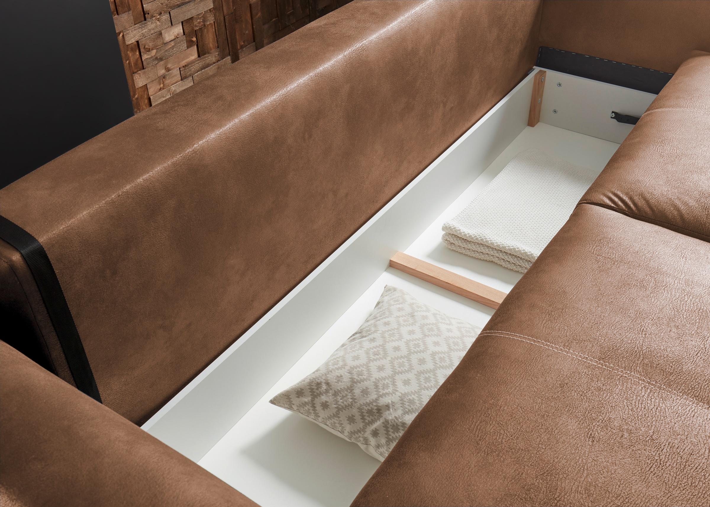 ED EXCITING DESIGN Schlafsofa »Dolan«, mit Bettkasten & 2 Zierkissen