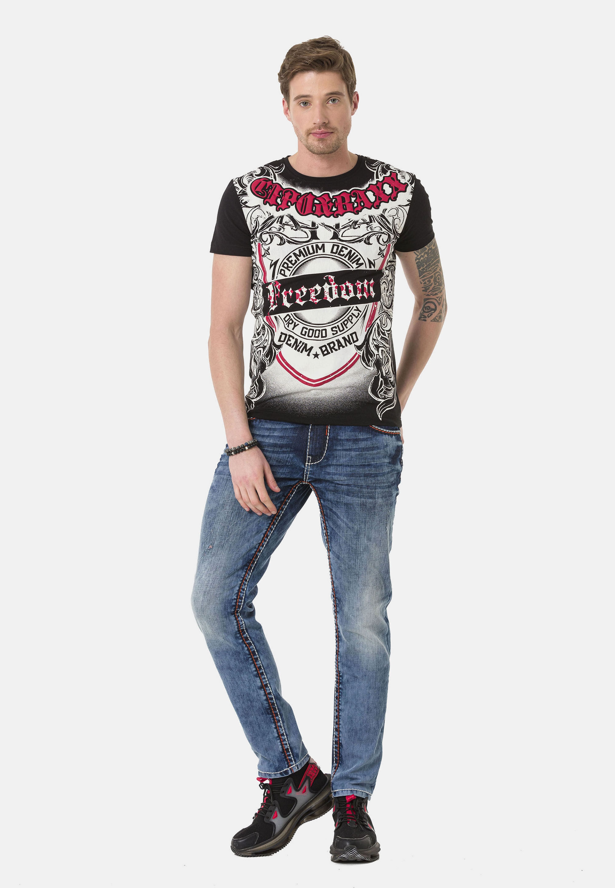 Cipo & Baxx T-Shirt »T-Shirt«, große Tribal- und Markenprints setzen rockige Akzente