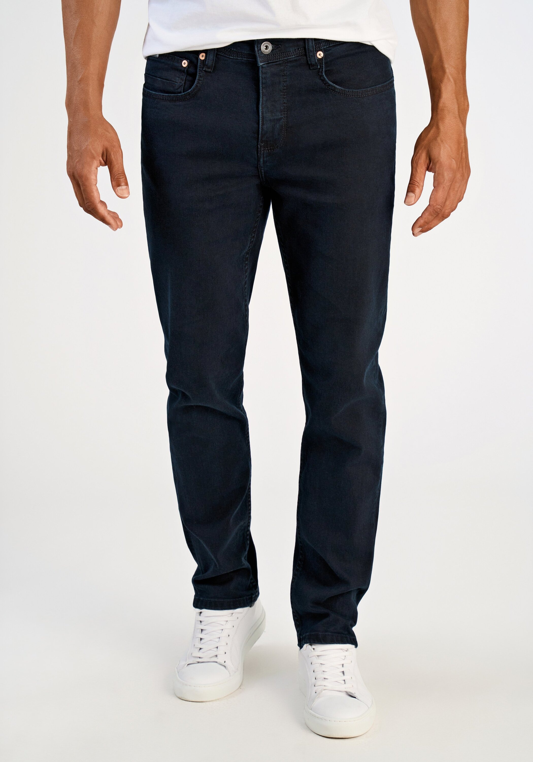 5-Pocket-Jeans LINDBERGH "Jeans Tapered Fit", Herren, Gr. 36, Länge 32, blau (schwarz navy), Obermaterial: 98% Baumwolle, 2% Elasthan, unifarben, gerade, unten schmal, Jeans 5-Pocket-Jeans