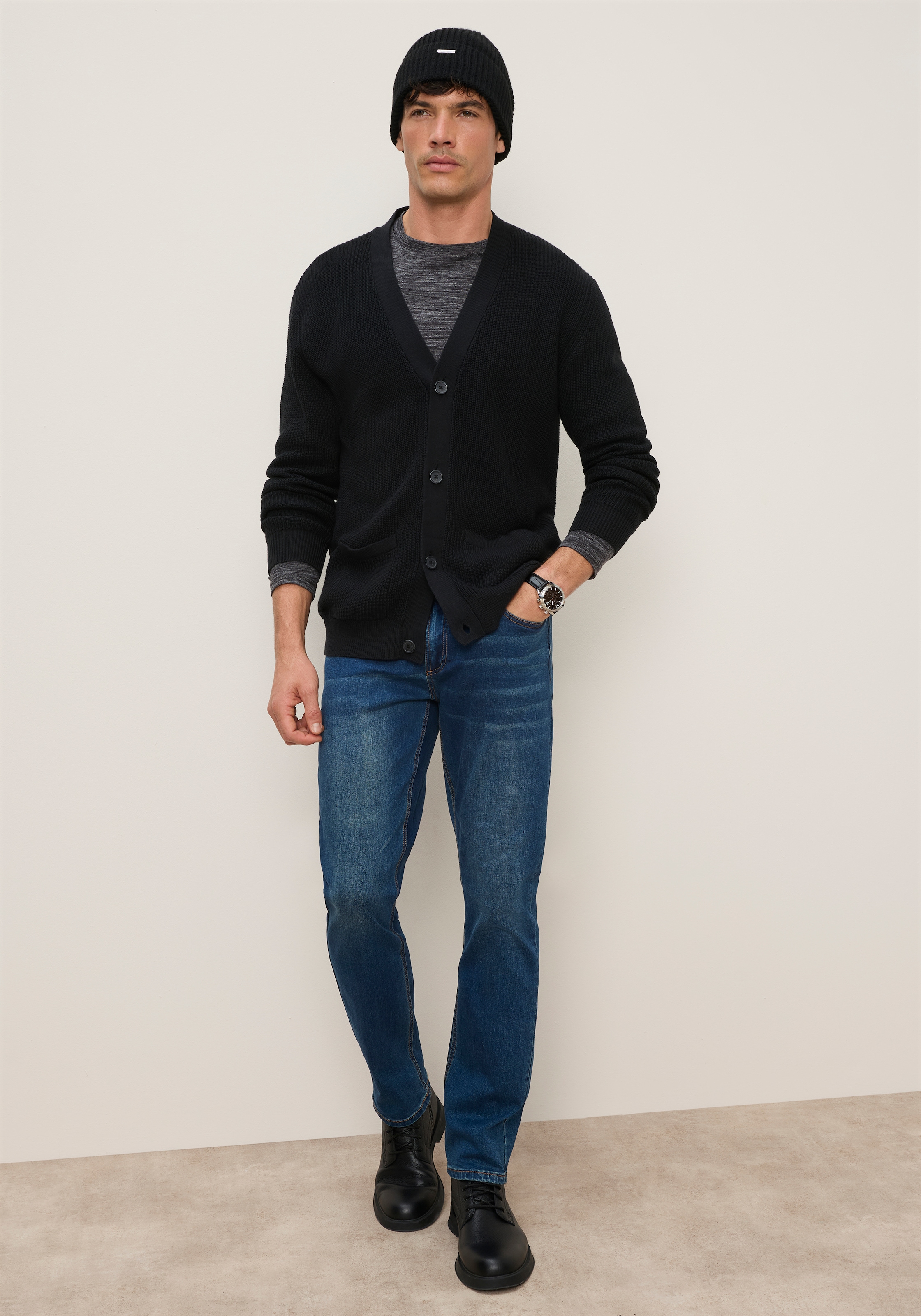 Bruno Banani Strickjacke Zeitloses Design, vielseitig kombinierbar. Ein Must-have!