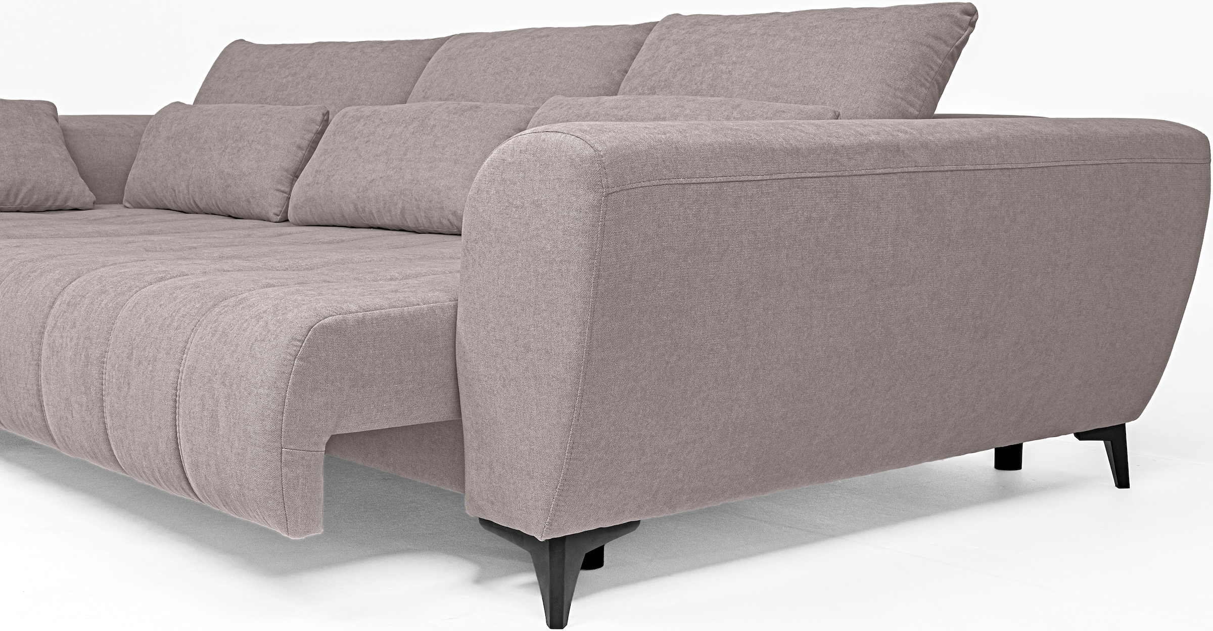 WERK2 Ecksofa »Garay, XXL-Liegefläche: elektrisch ausziehbar auf ca. 228×126 cm« Luxus in Übergröße: XXL-Liegefläche, Komfort-Ottomane & stilvolle Füße