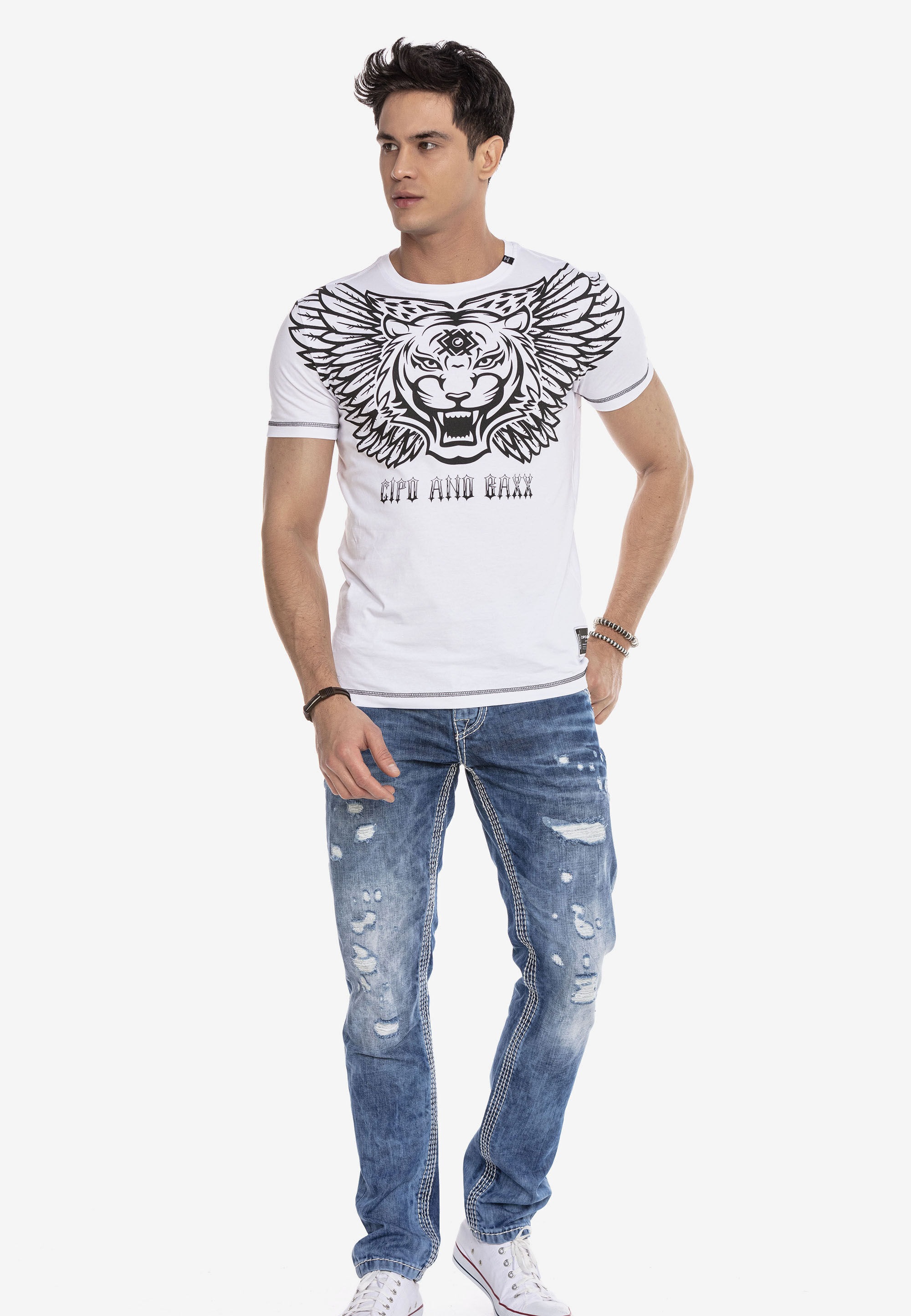 Cipo & Baxx T-Shirt »T-Shirt«, mit trendigem Frontprint als Highlight