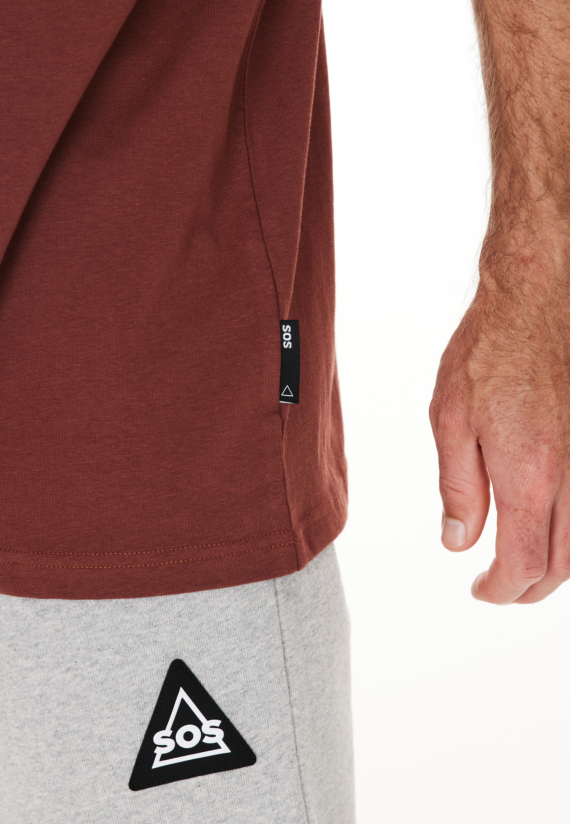 SOS T-Shirt »Kobla«, (1 tlg.), mit aufgesticktem Markenlogo auf der Front