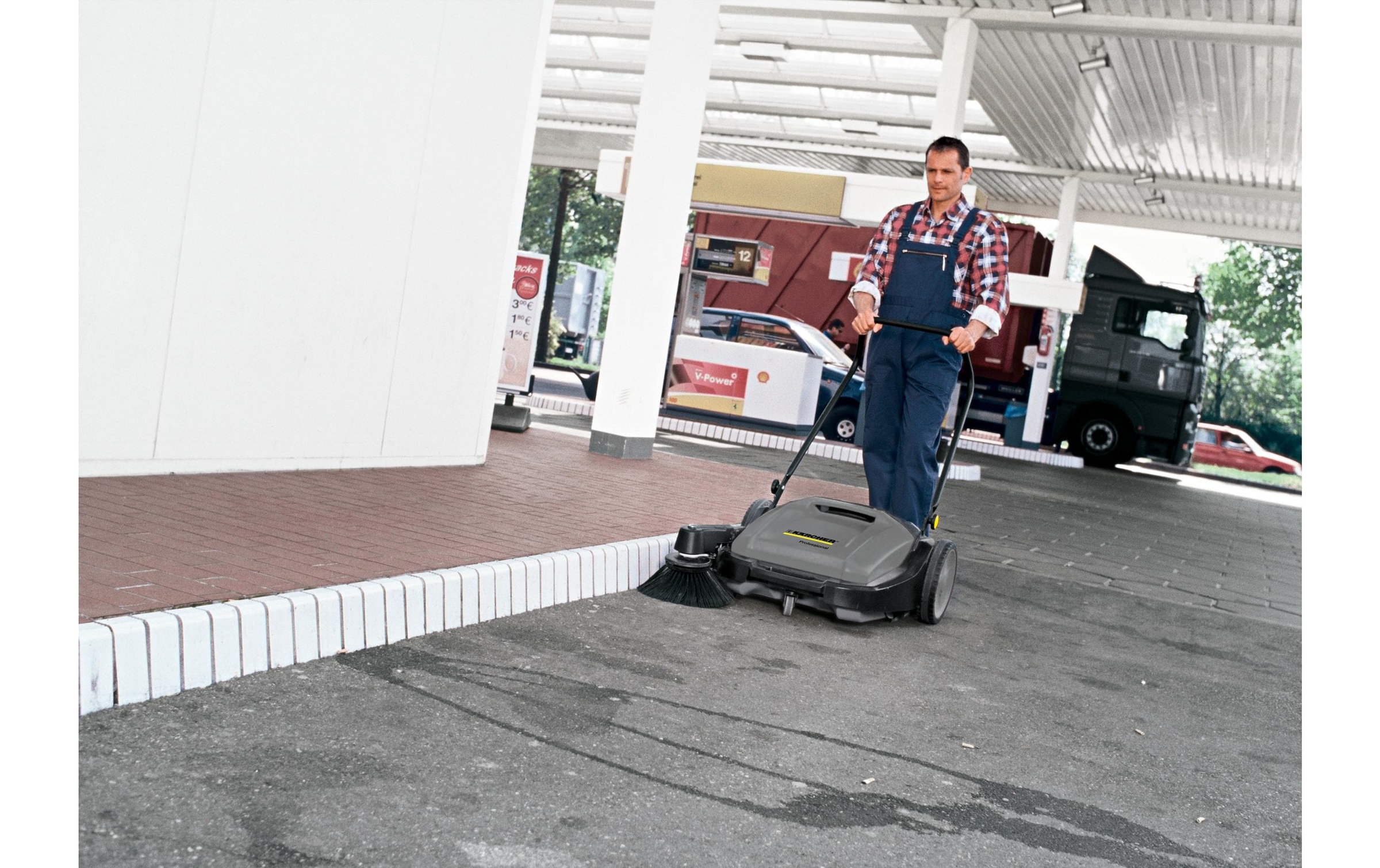 Kärcher Professional Handkehrmaschine »KM 70/15 C«