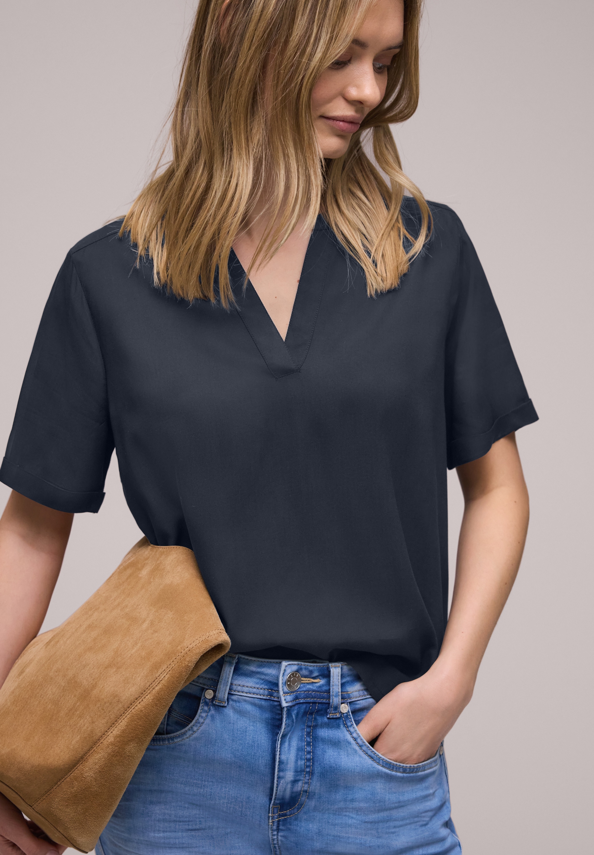 STREET ONE Kurzarmbluse mit geschlitztem Rundhalsausschnitt