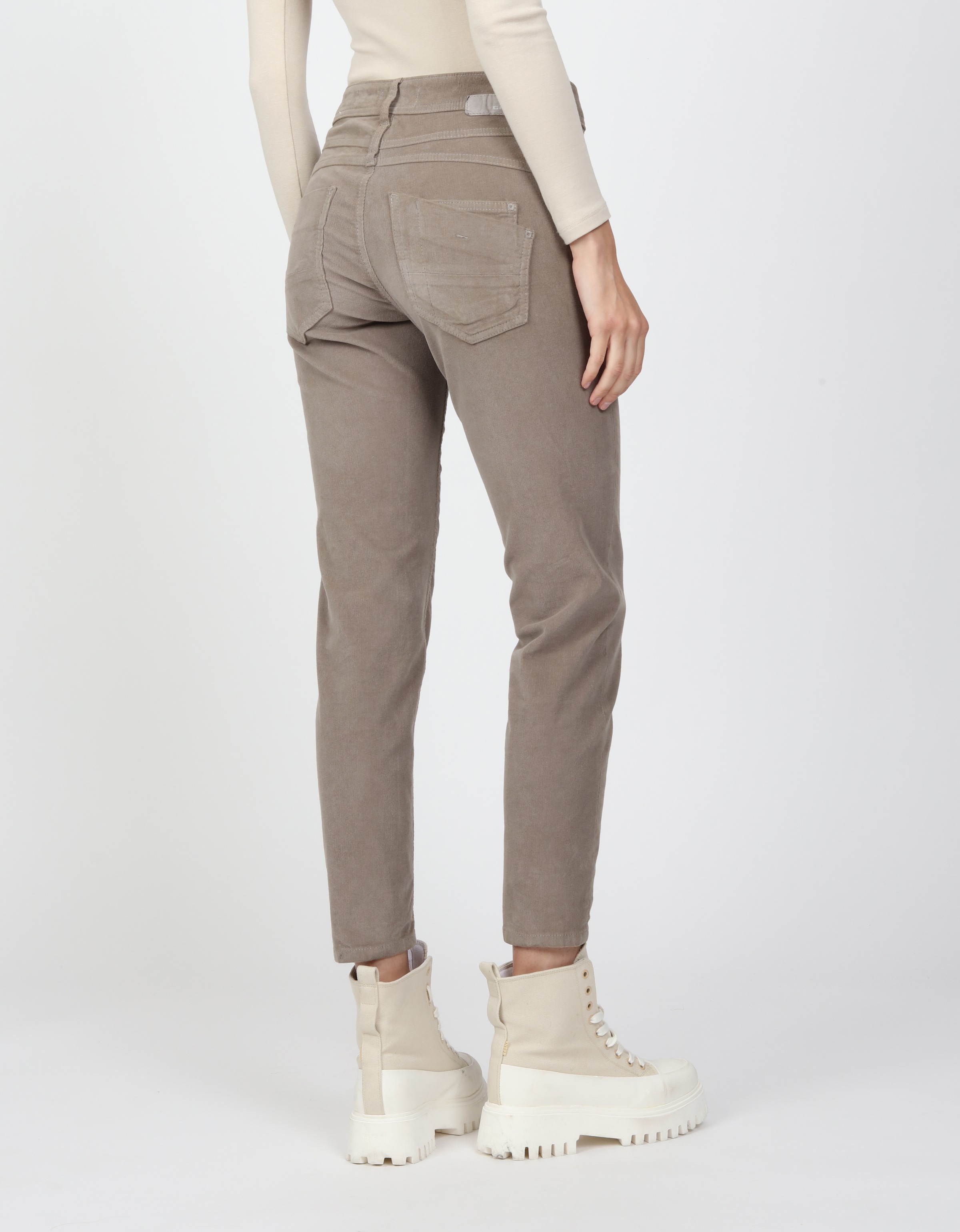 GANG Cordhose "94AMELIE CROPPED", mit doppelter rechter Gesäßtasche günstig online kaufen