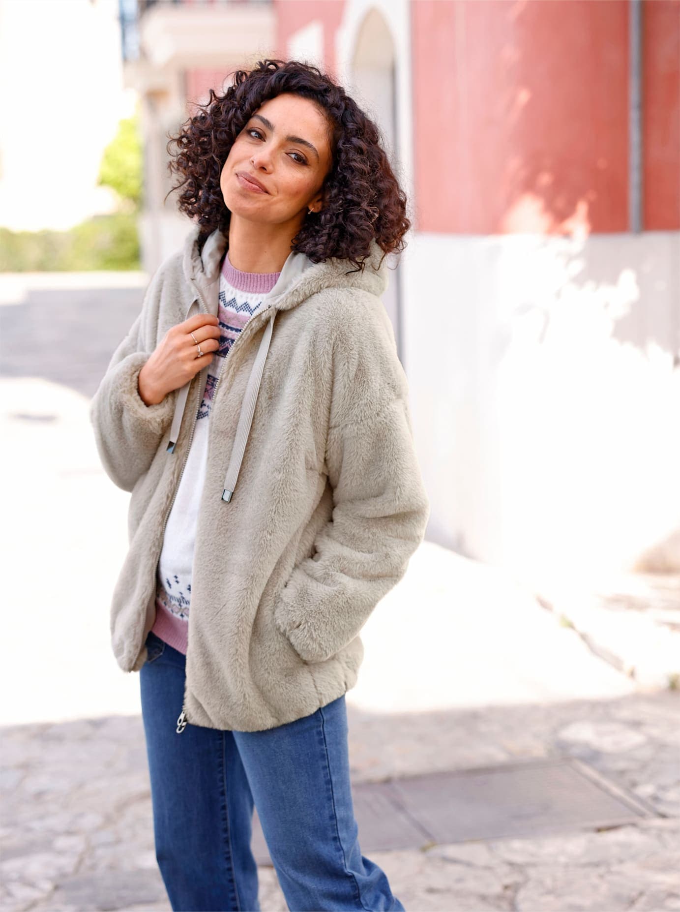 Inspirationen Fellimitatjacke, mit Kapuze günstig online kaufen