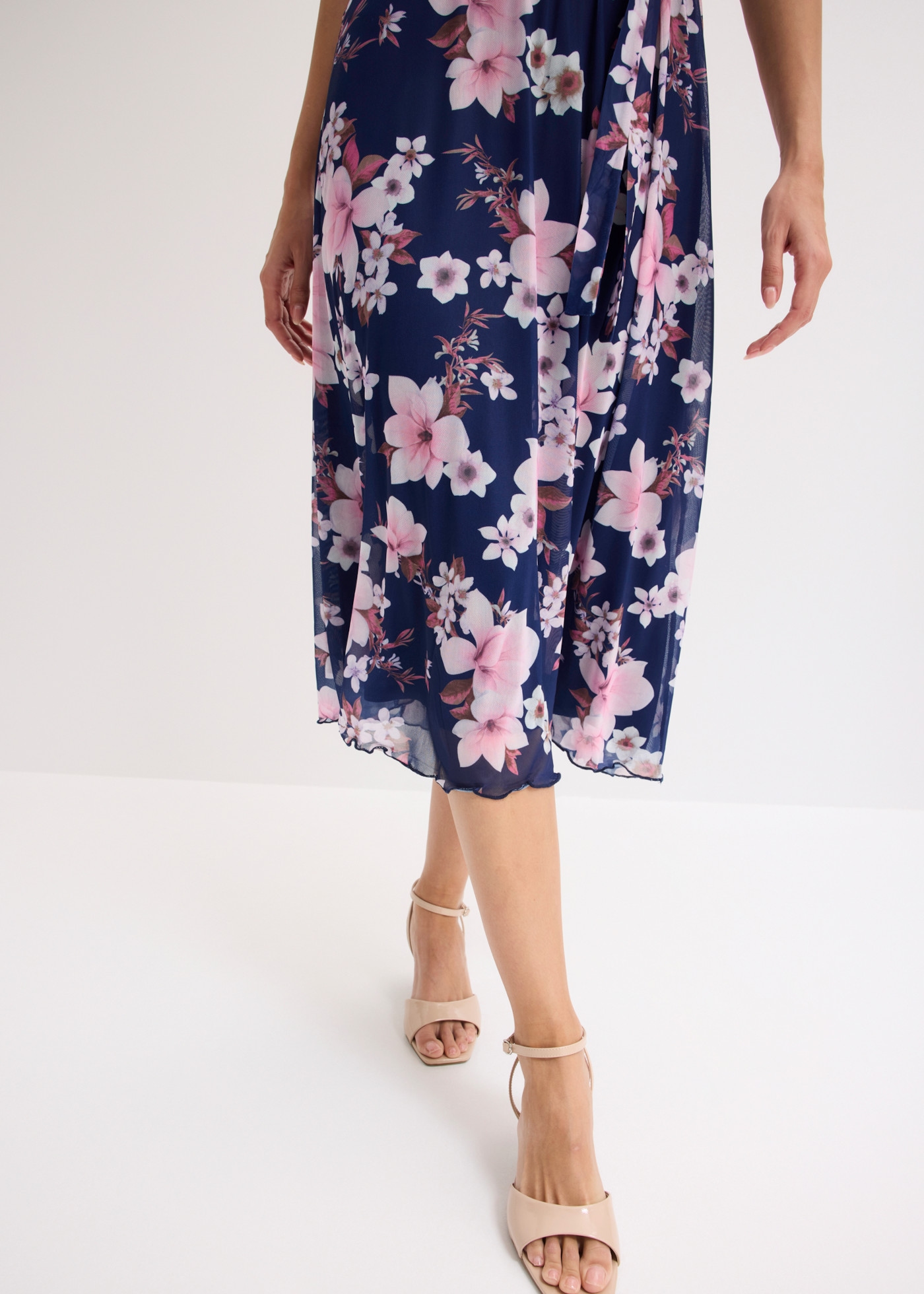 bonprix Midikleid ausgestellte Passform, mit Bindegürtel, Kurzarm-Design