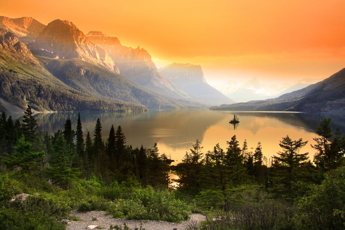 Papermoon Fototapetas »Saint Mary Lake«