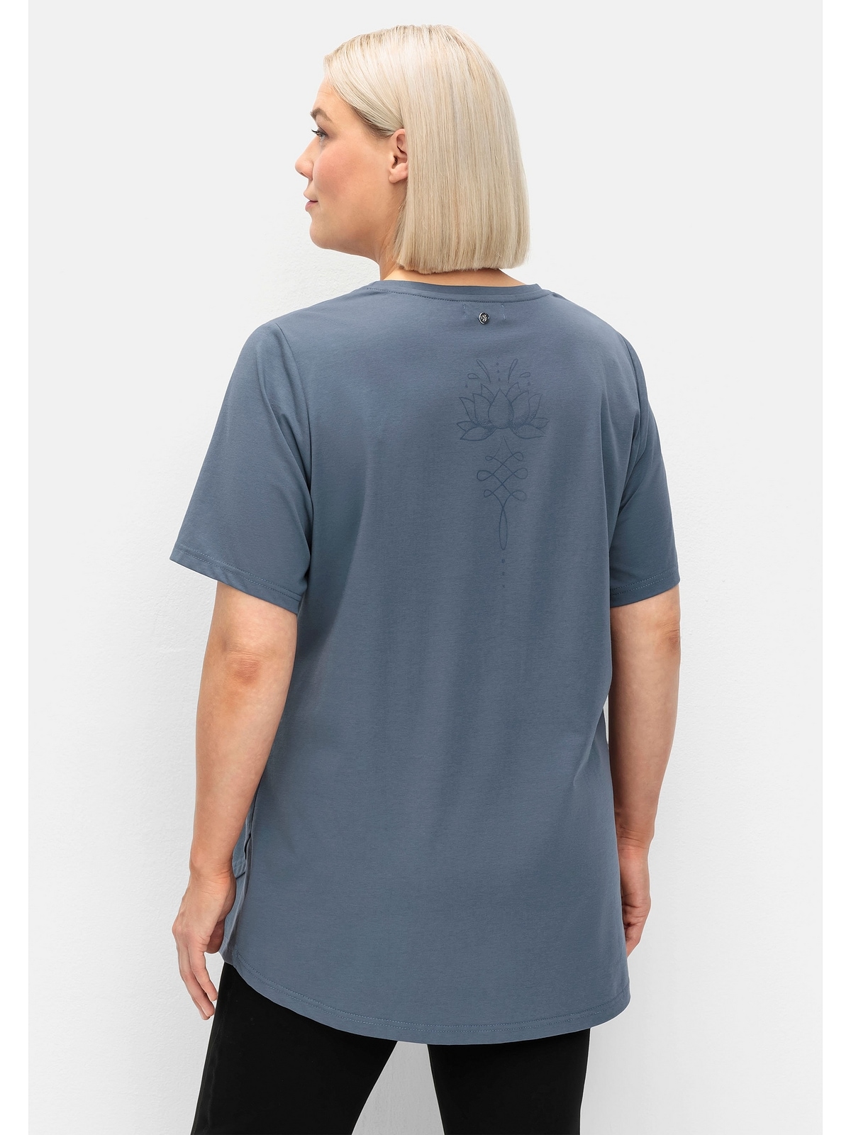 Sheego Yoga & Relax Shirt »Große Größen«, in Lagenoptik, mit Lotusdruck hinten