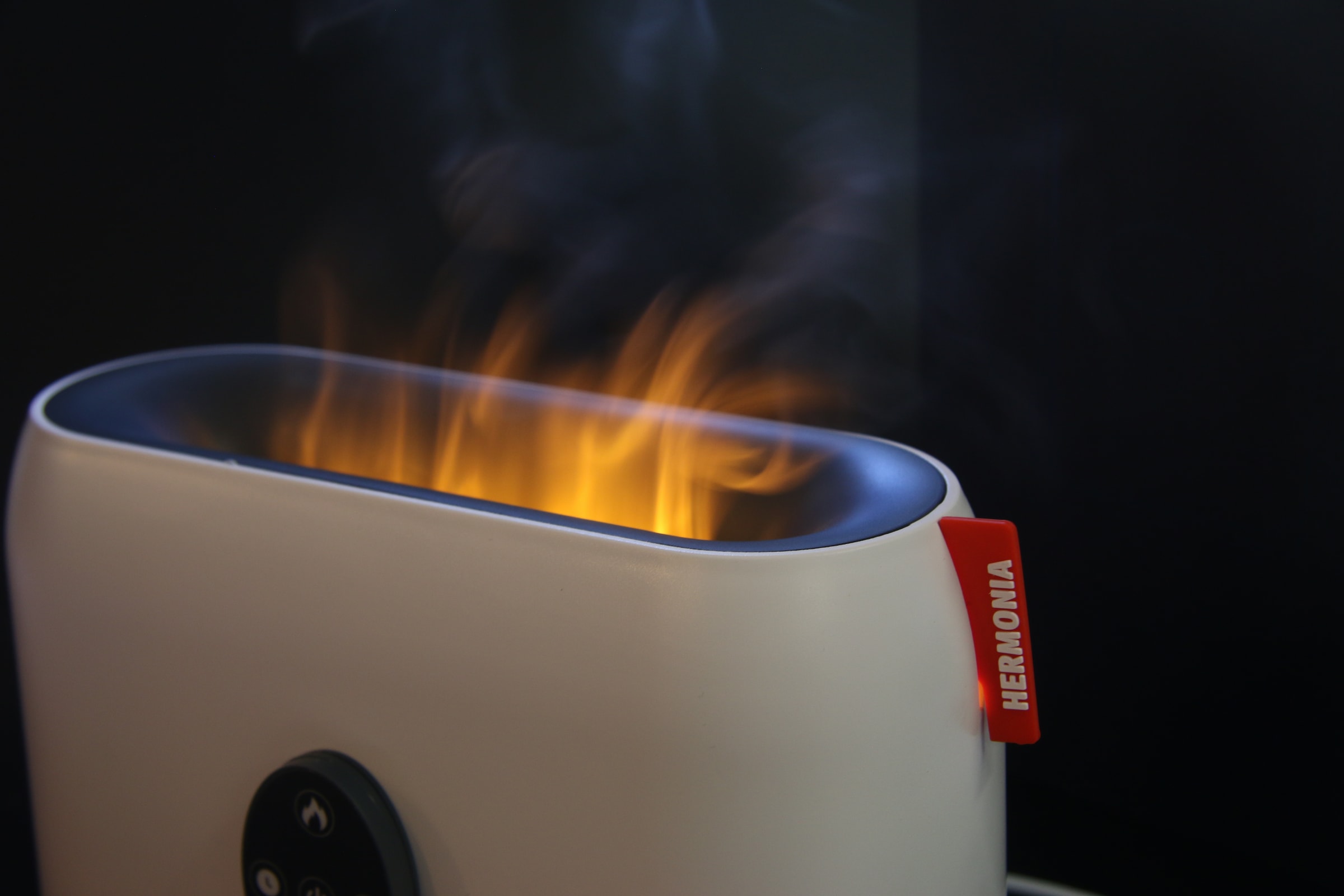 Sonnenkönig Luftbefeuchter »Hermonia, Flammeneffekt, USB C-Typ, Auto-Off, Tankgröße 200ml«, 0,2 l Wassertank, Fernbedienung, Timer, laufruhig, einfache Bedienung, elegantes Design