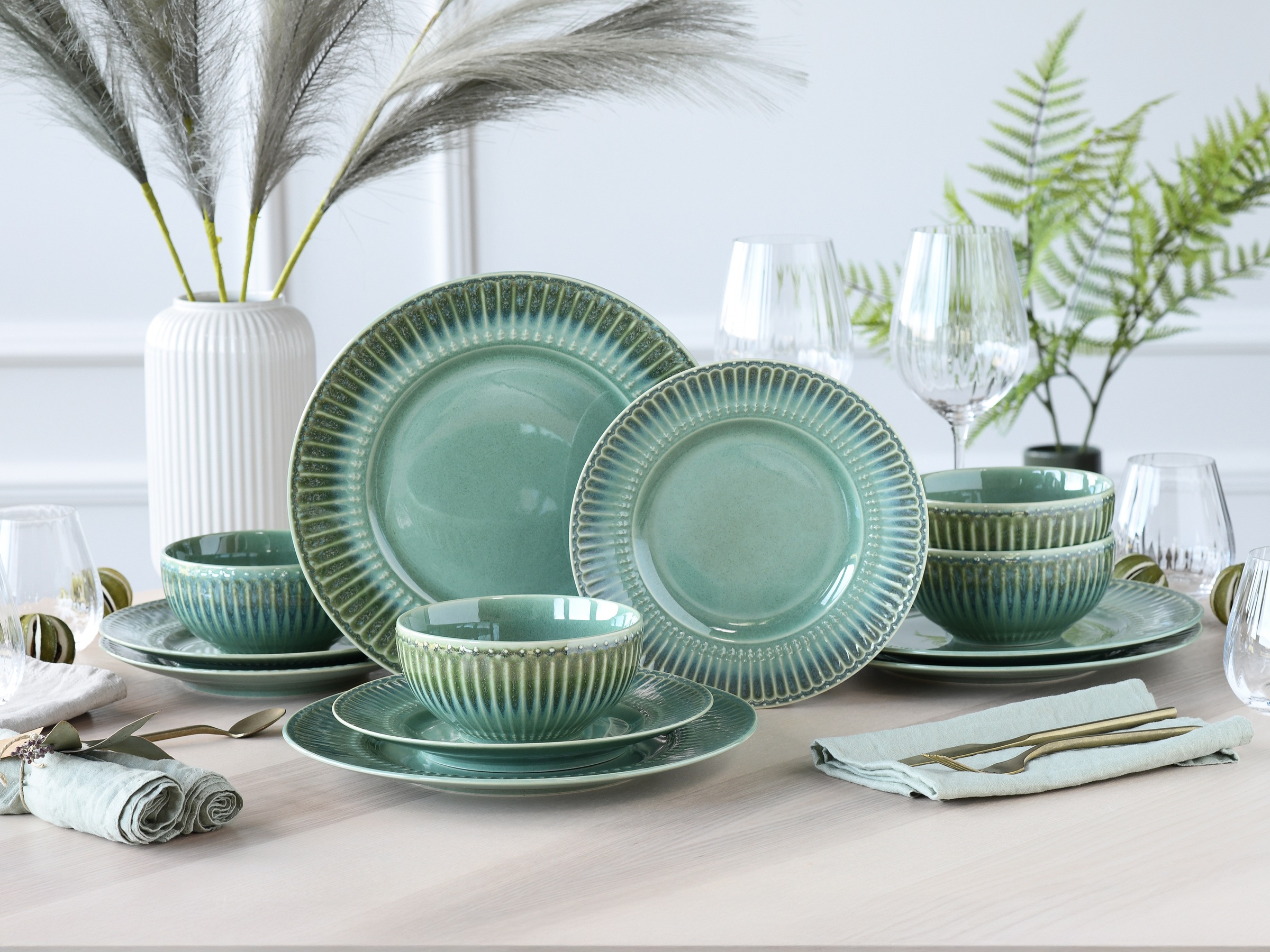 CreaTable Teller-Set »Celadon, Tellerset 12-tlg.« Elegantes Stabrelief, Farbverlauf