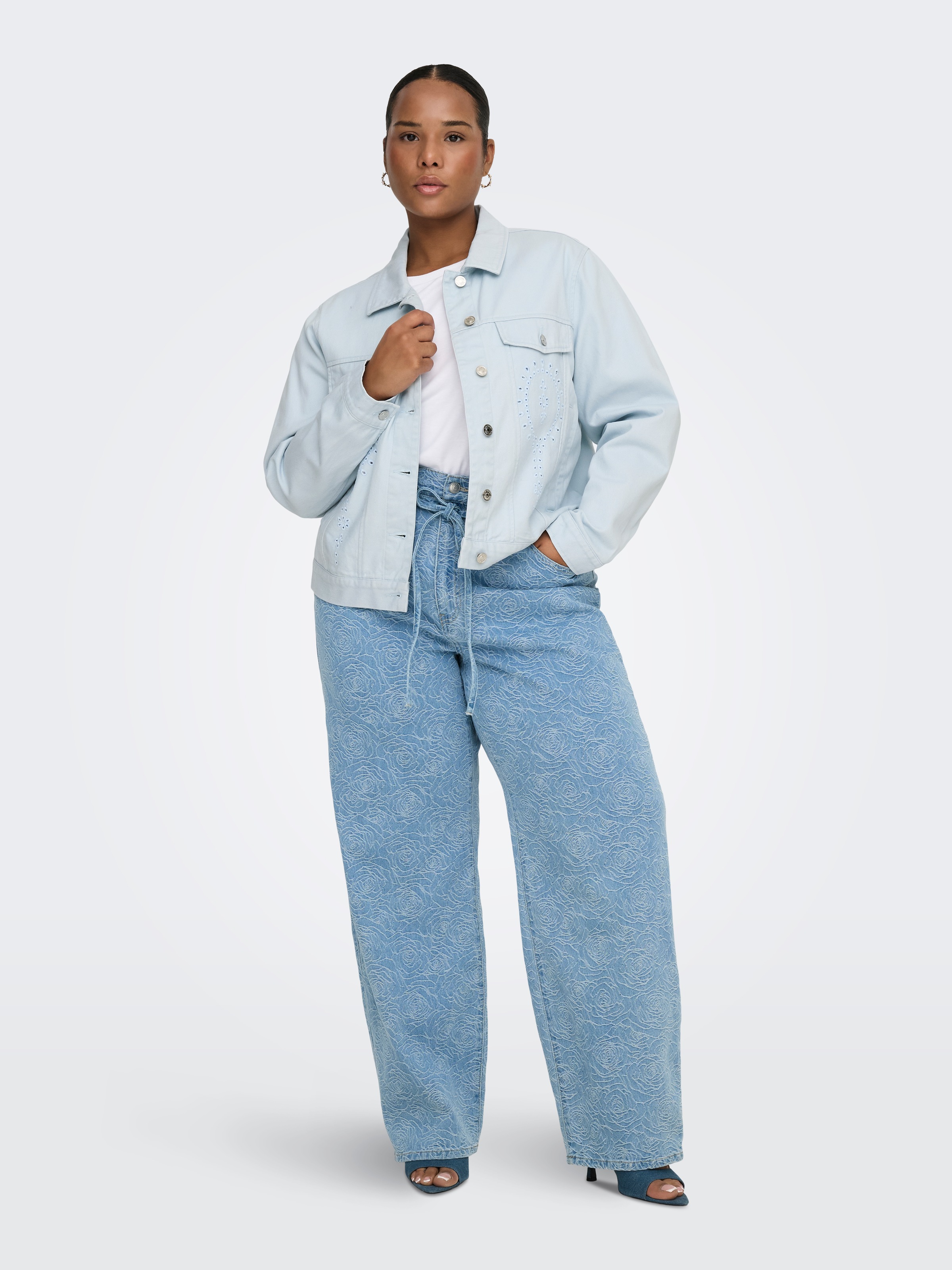 Jeansjacke ONLY CARMAKOMA "CARELSA CROCHET DENIM JACKET OTW", Damen, Gr. 46, ballad blau, Denim/Jeans, Obermaterial: 100% Baumwolle, unifarben, normal, Jacken Jeansjacke, mit Stickerei Detail 3