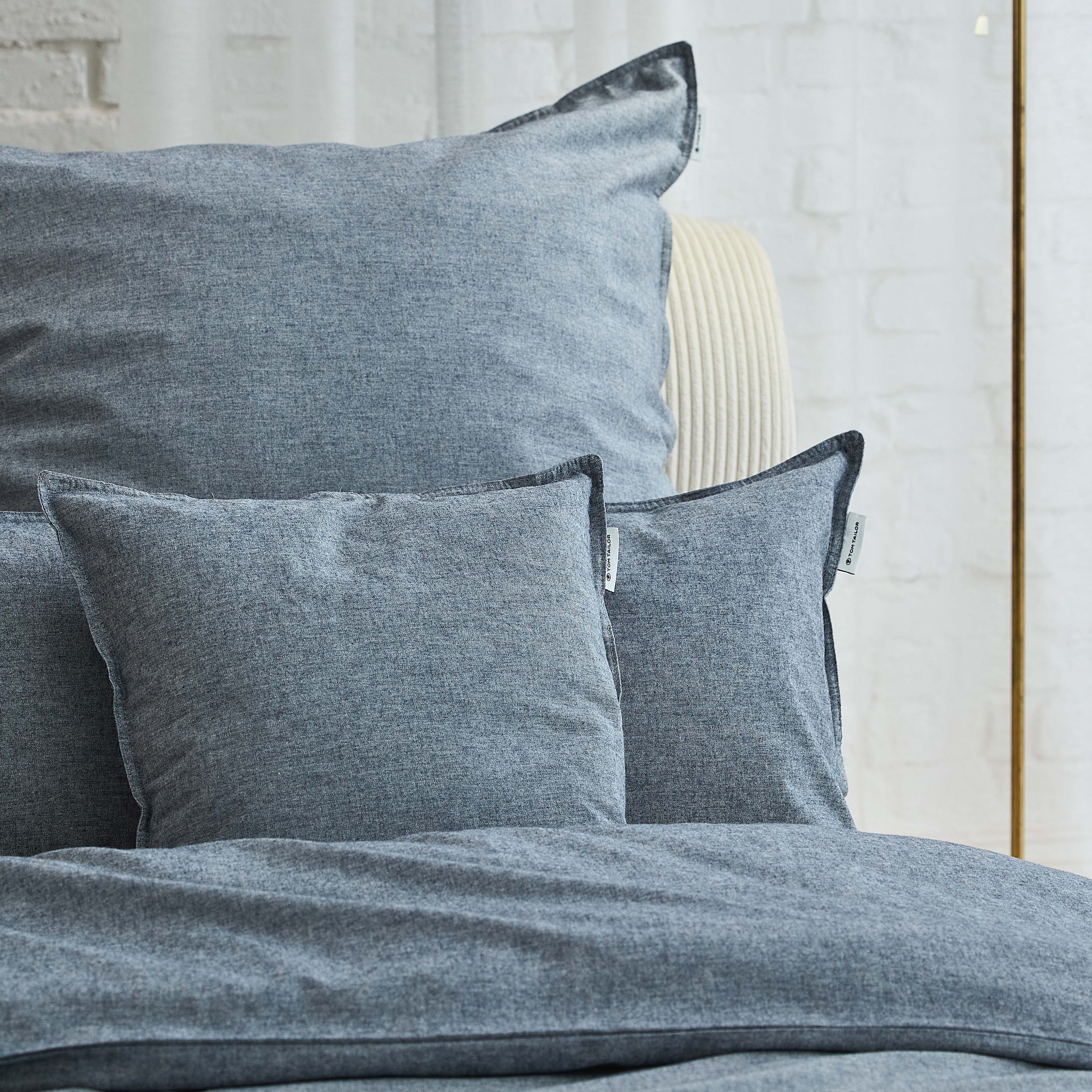 TOM TAILOR HOME Bettwäsche »WOVEN MELANGE in Gr. 135x200cm oder 155x220cm«, new bedroom, Doppelnaht am Kissen, gewebtes Label