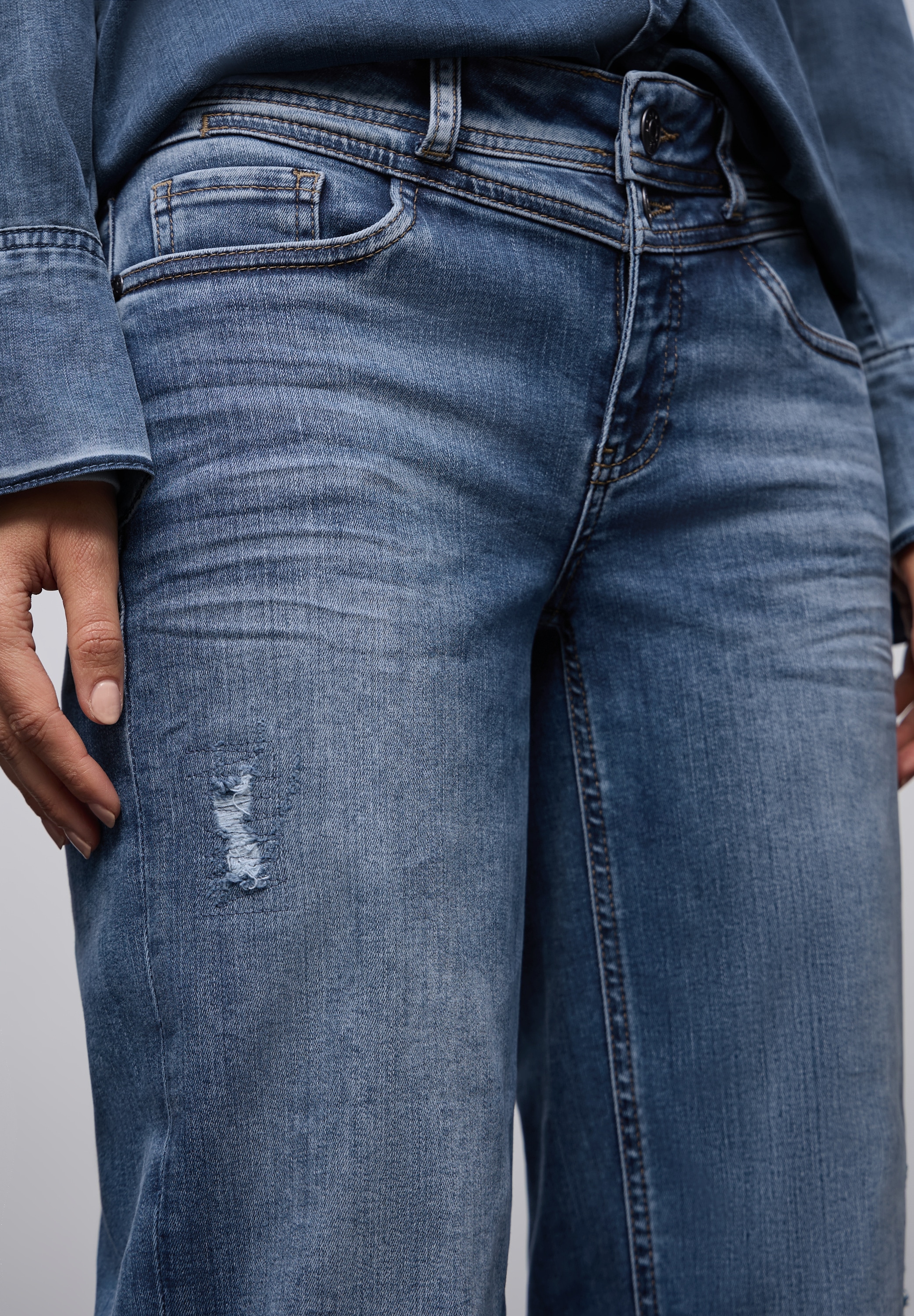 STREET ONE Comfort-fit-Jeans mit destroyed Details