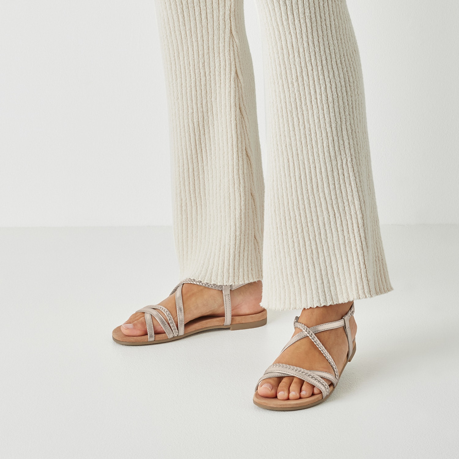 Tamaris Riemchensandale  Sommerschuh, Sandalette mit feinen Riemchen